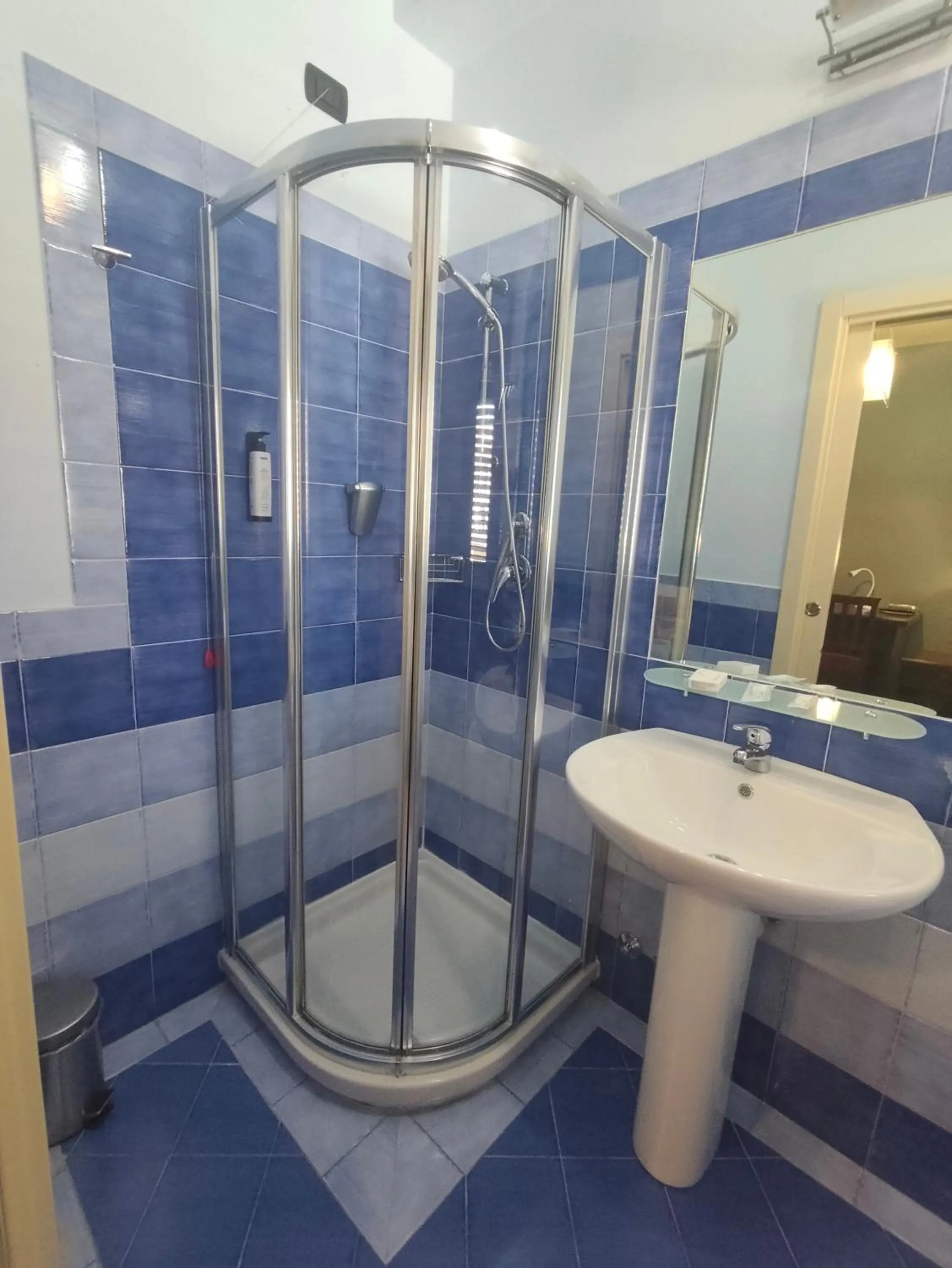 Shower in Albanuova Hotel