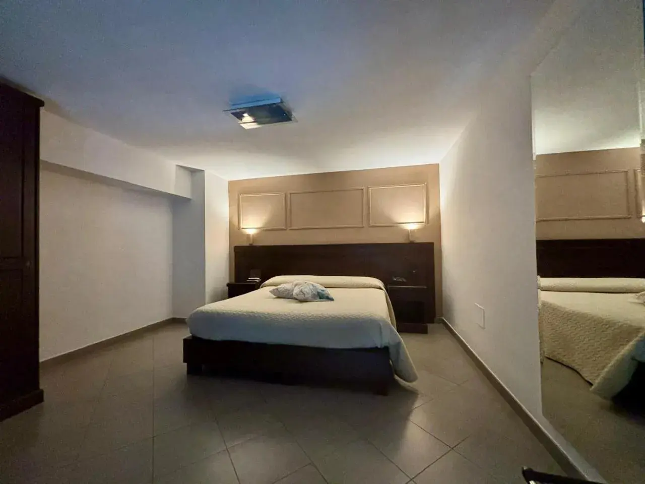 Budget Double Room in Albanuova Hotel Budget Double Room in Albanuova Hotel