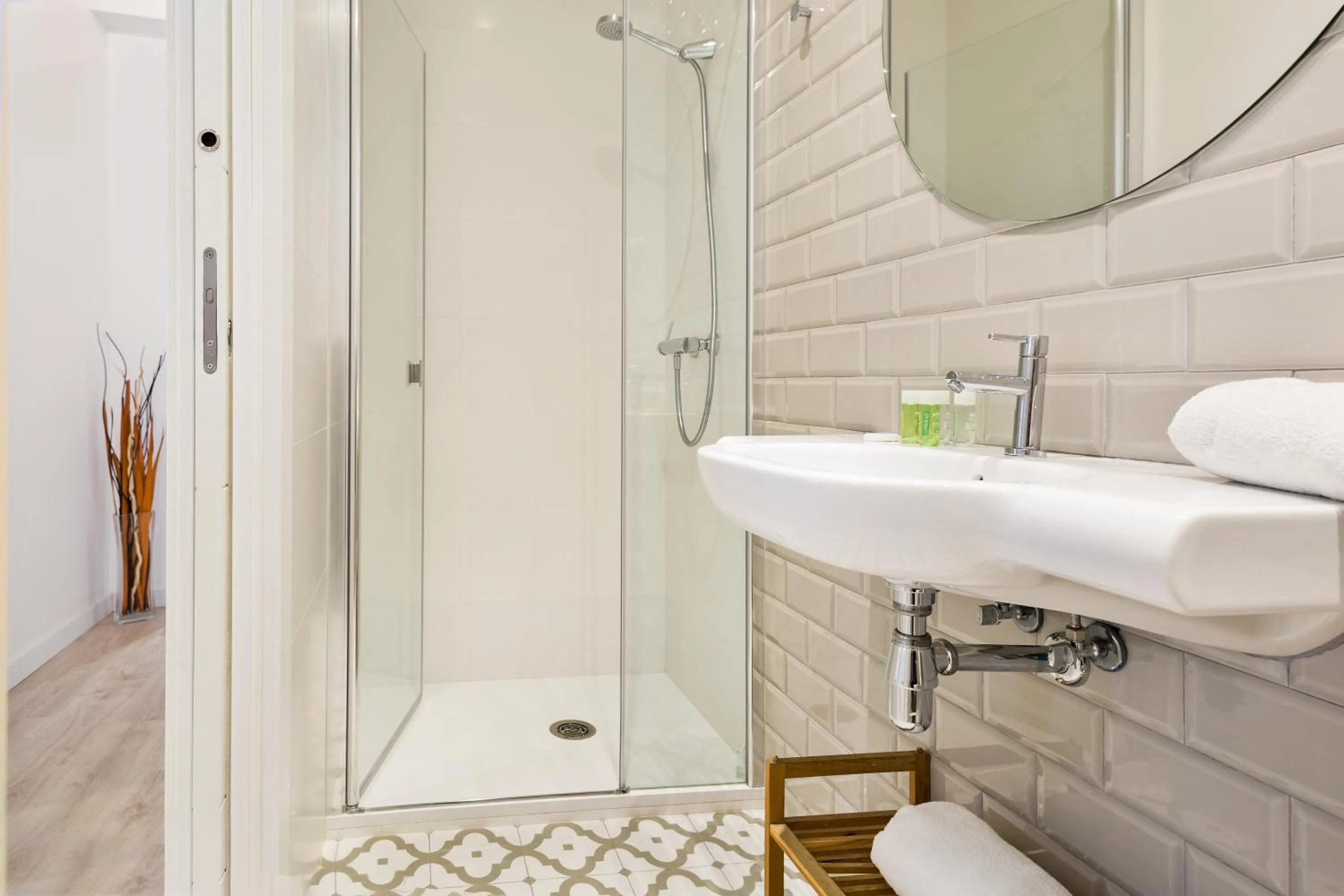 Shower in BcnStop Parc Güell