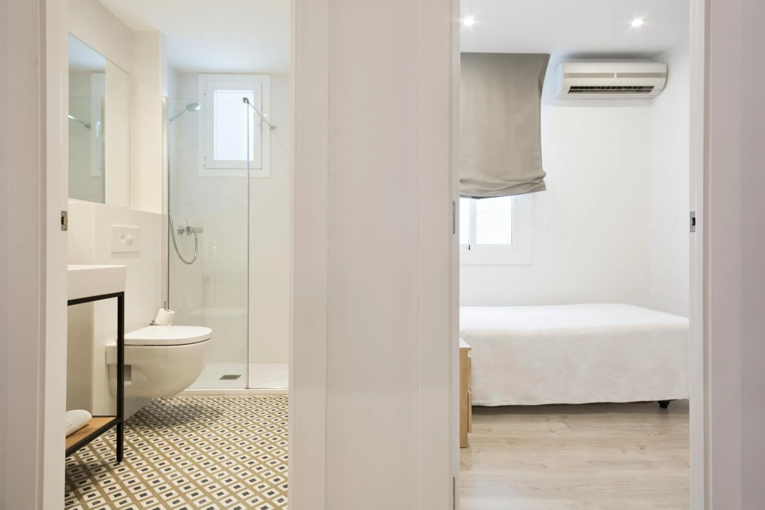 Shower, Bed in BcnStop Parc Güell