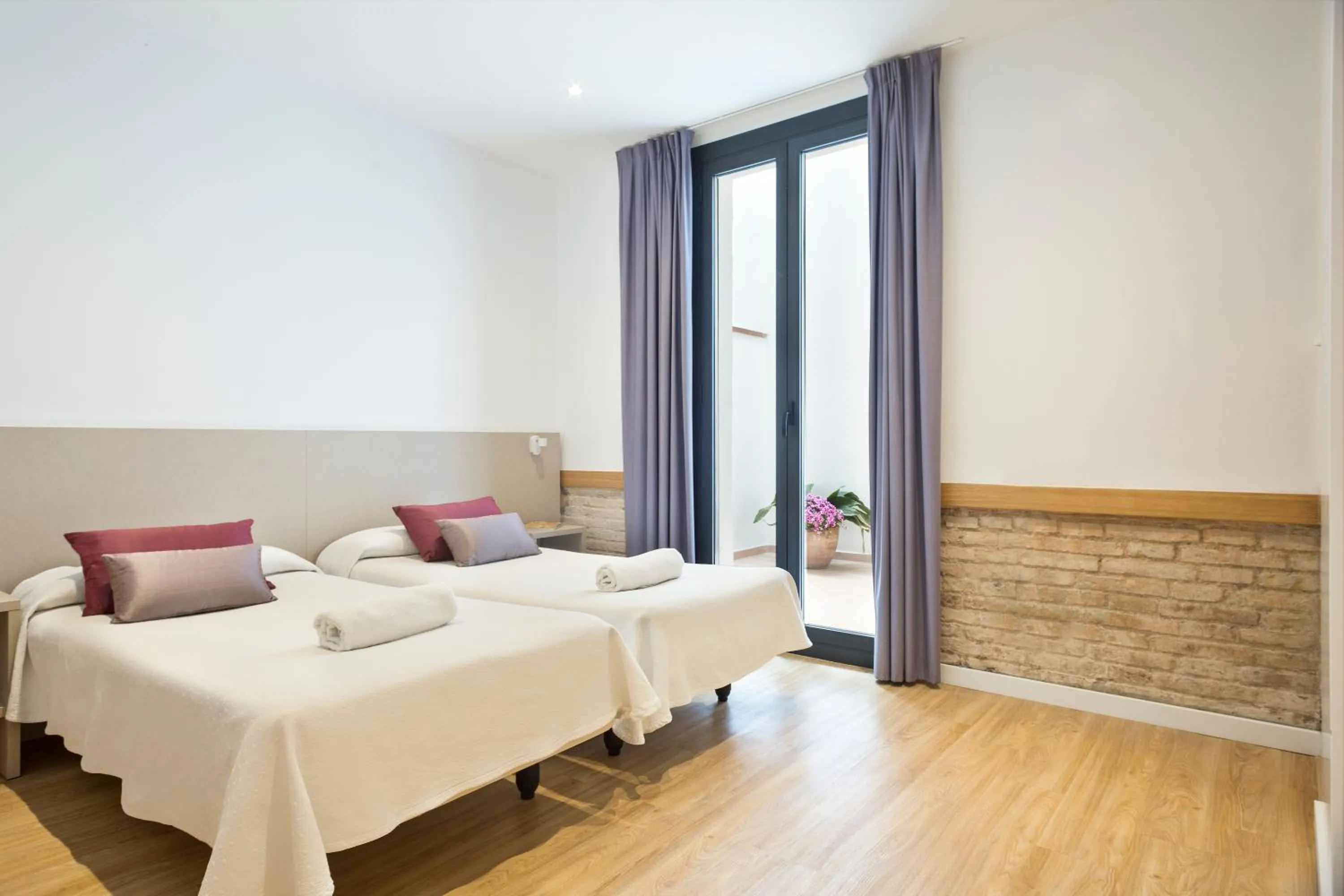 Patio, Bed in BcnStop Parc Güell