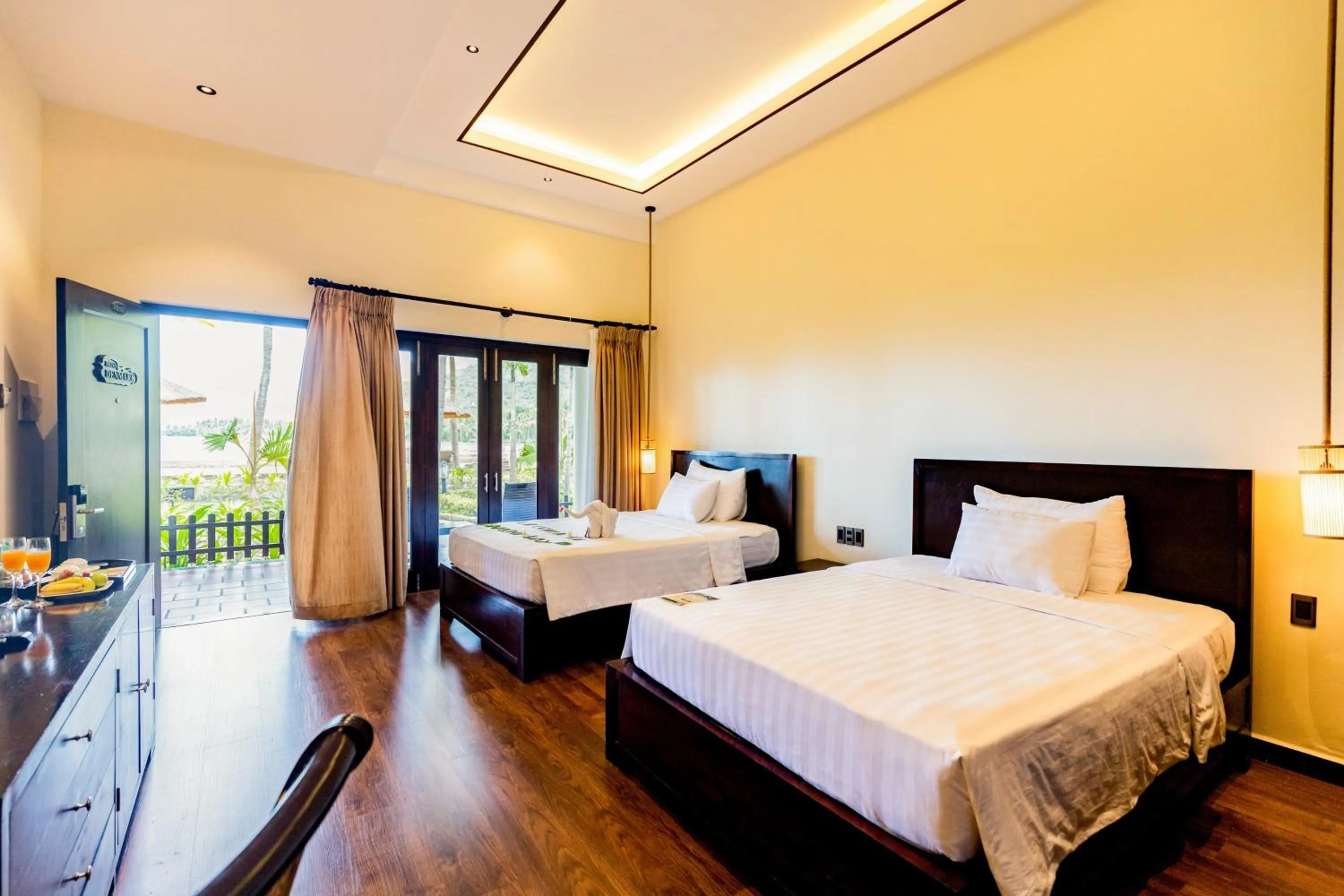 Bedroom, Bed in Diamond Bay Resort & Spa