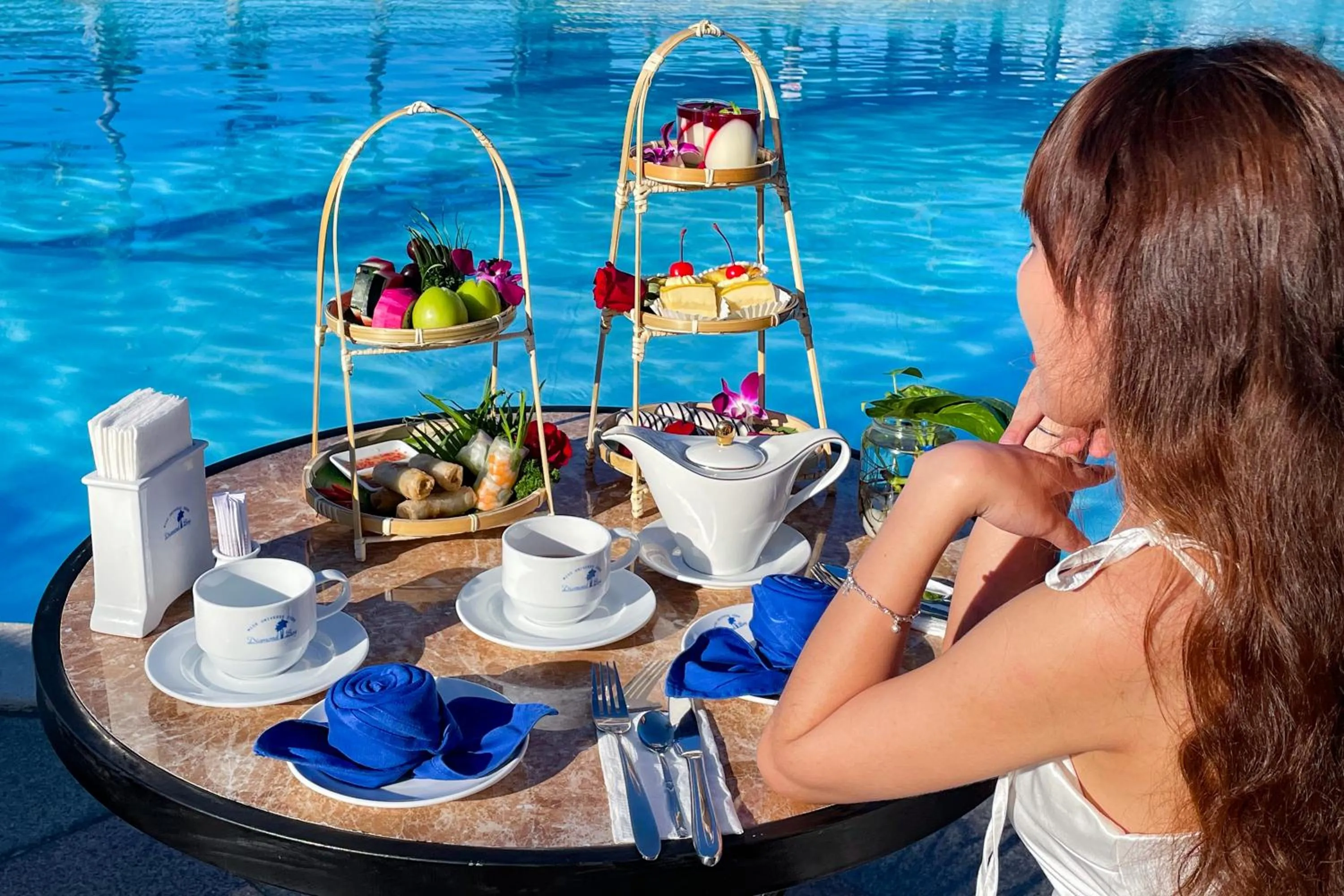 Swimming pool in Diamond Bay Resort & Spa