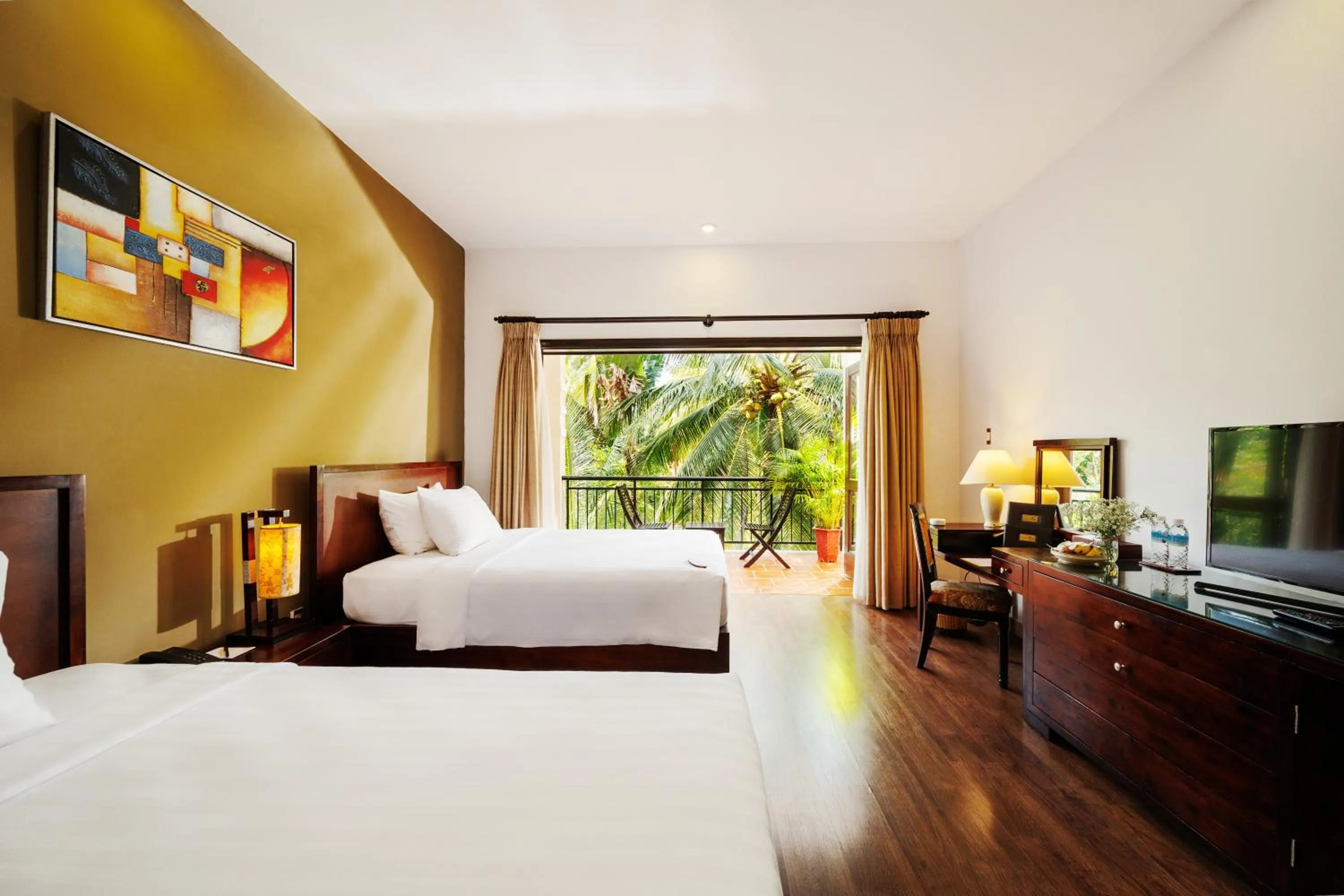 Bedroom, Bed in Diamond Bay Resort & Spa