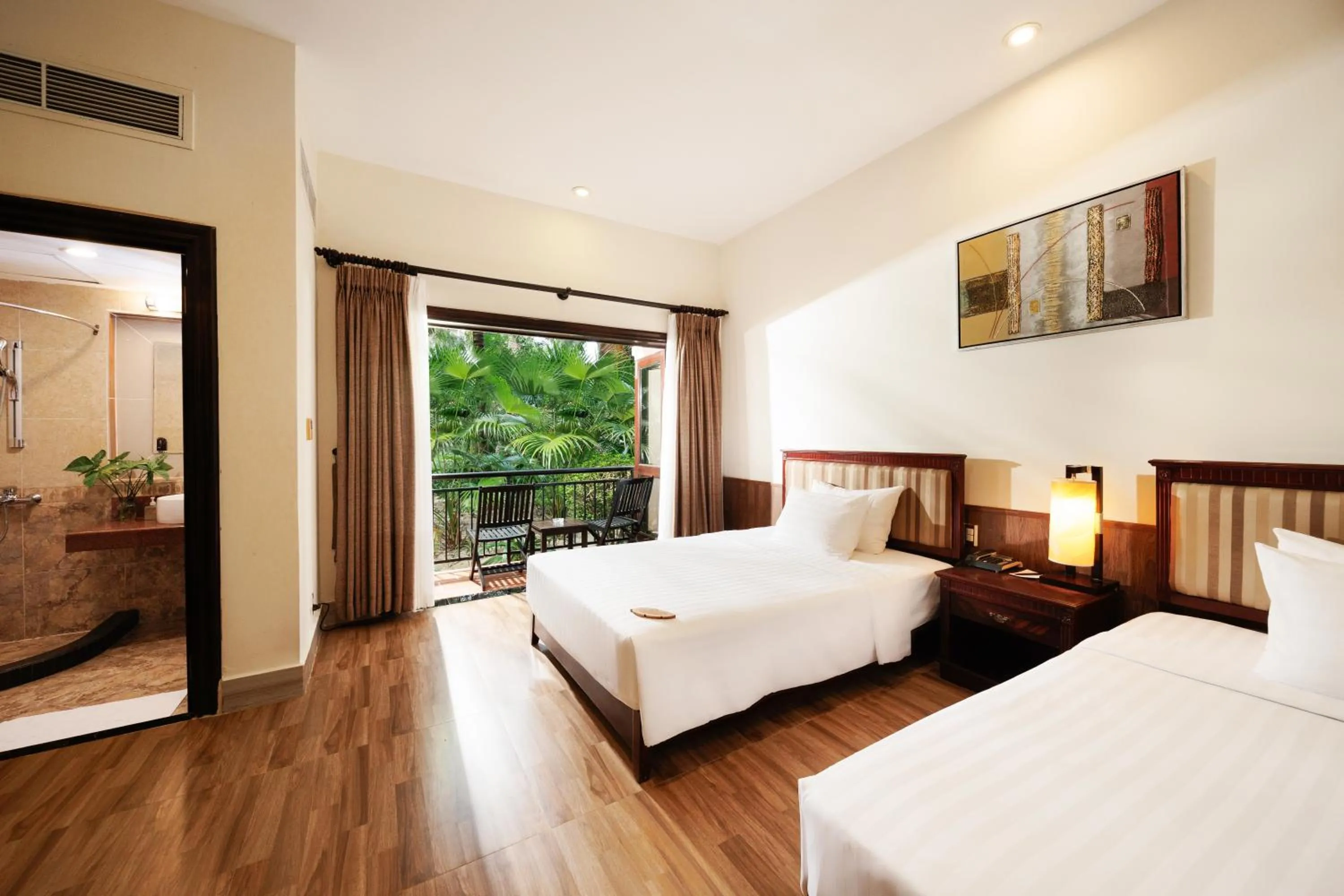 Bedroom, Bed in Diamond Bay Resort & Spa