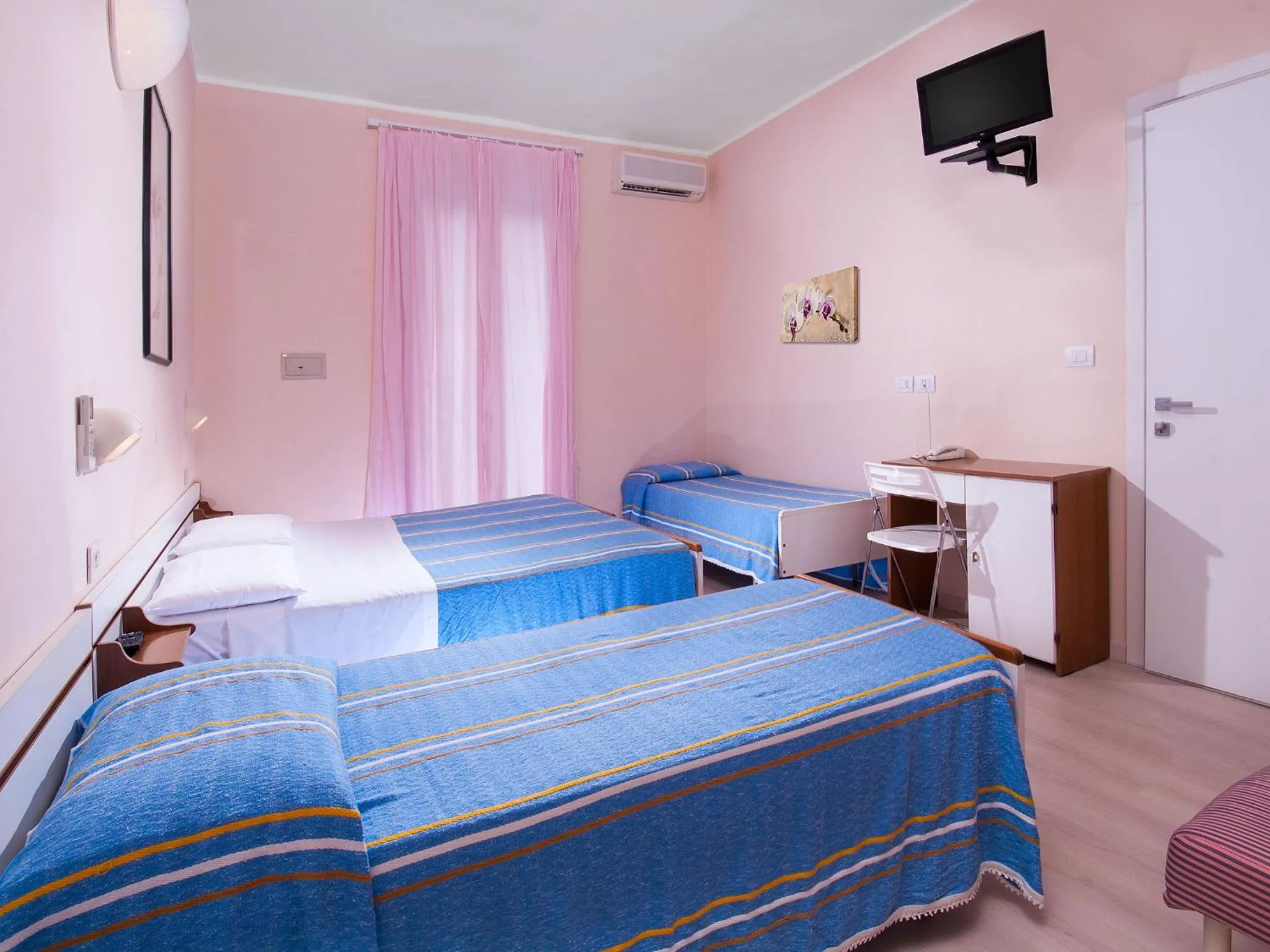 Photo of the whole room, Bed in Hotel Miramare