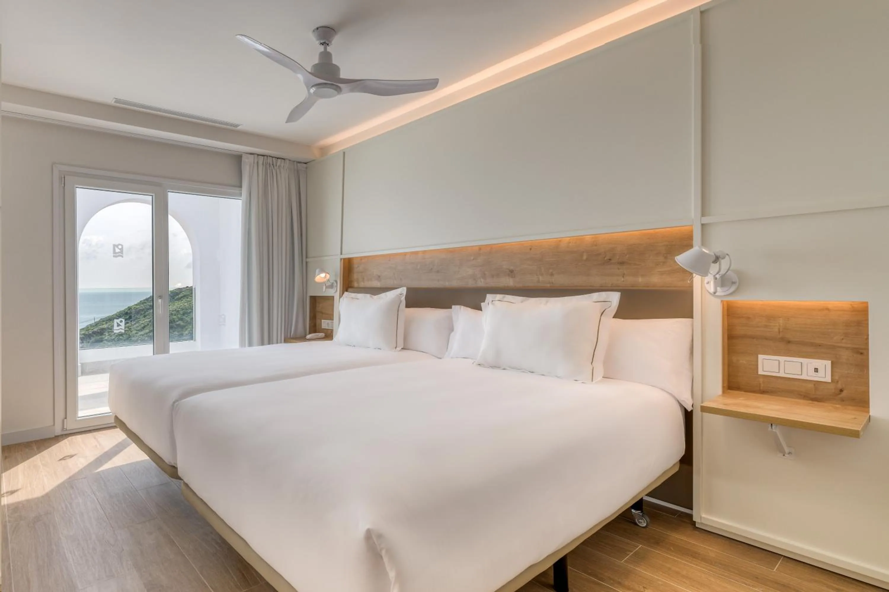 Coffee/tea facilities, Bed in Mojacar Playa Aquapark Hotel