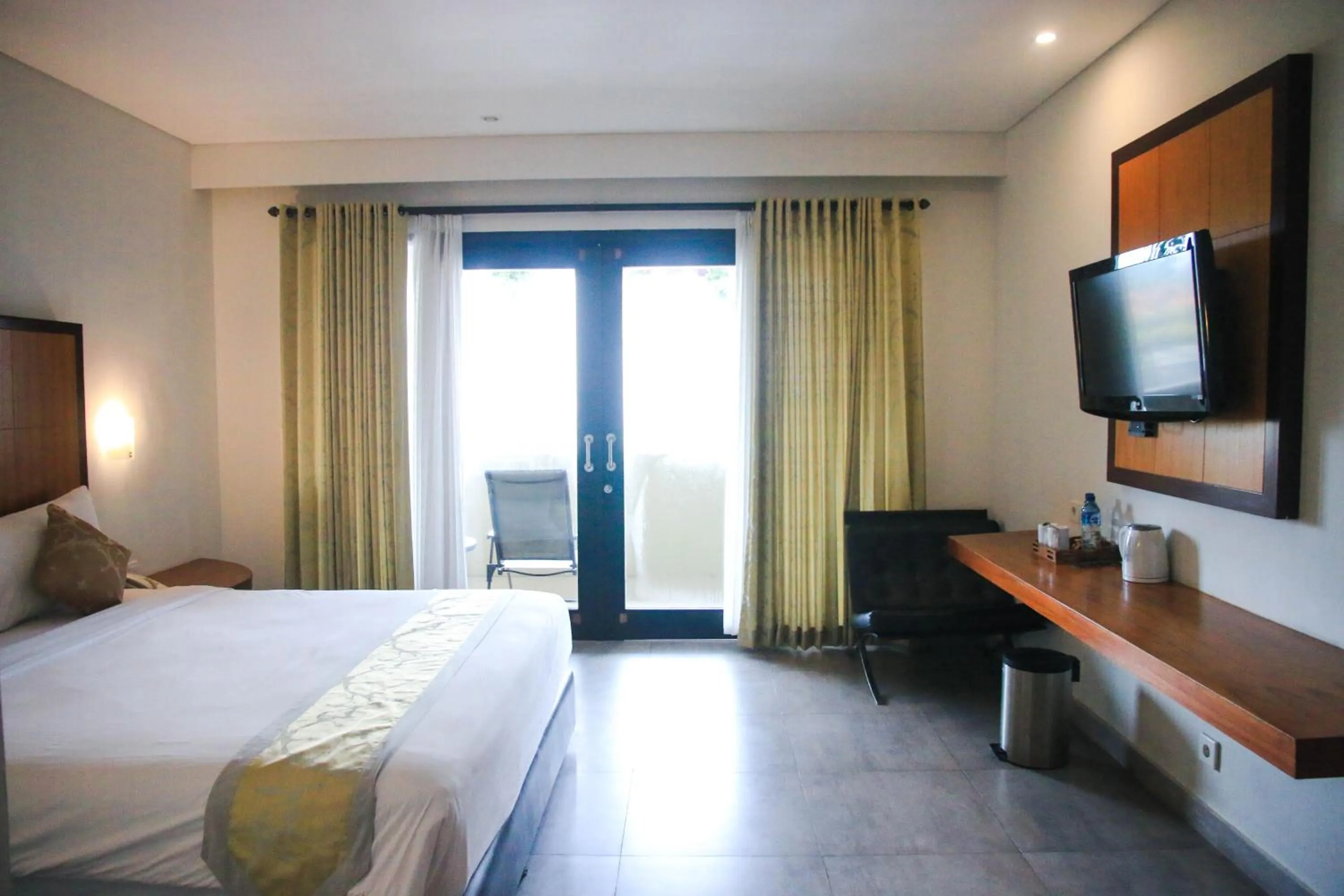 Bedroom, Bed in Dekuta