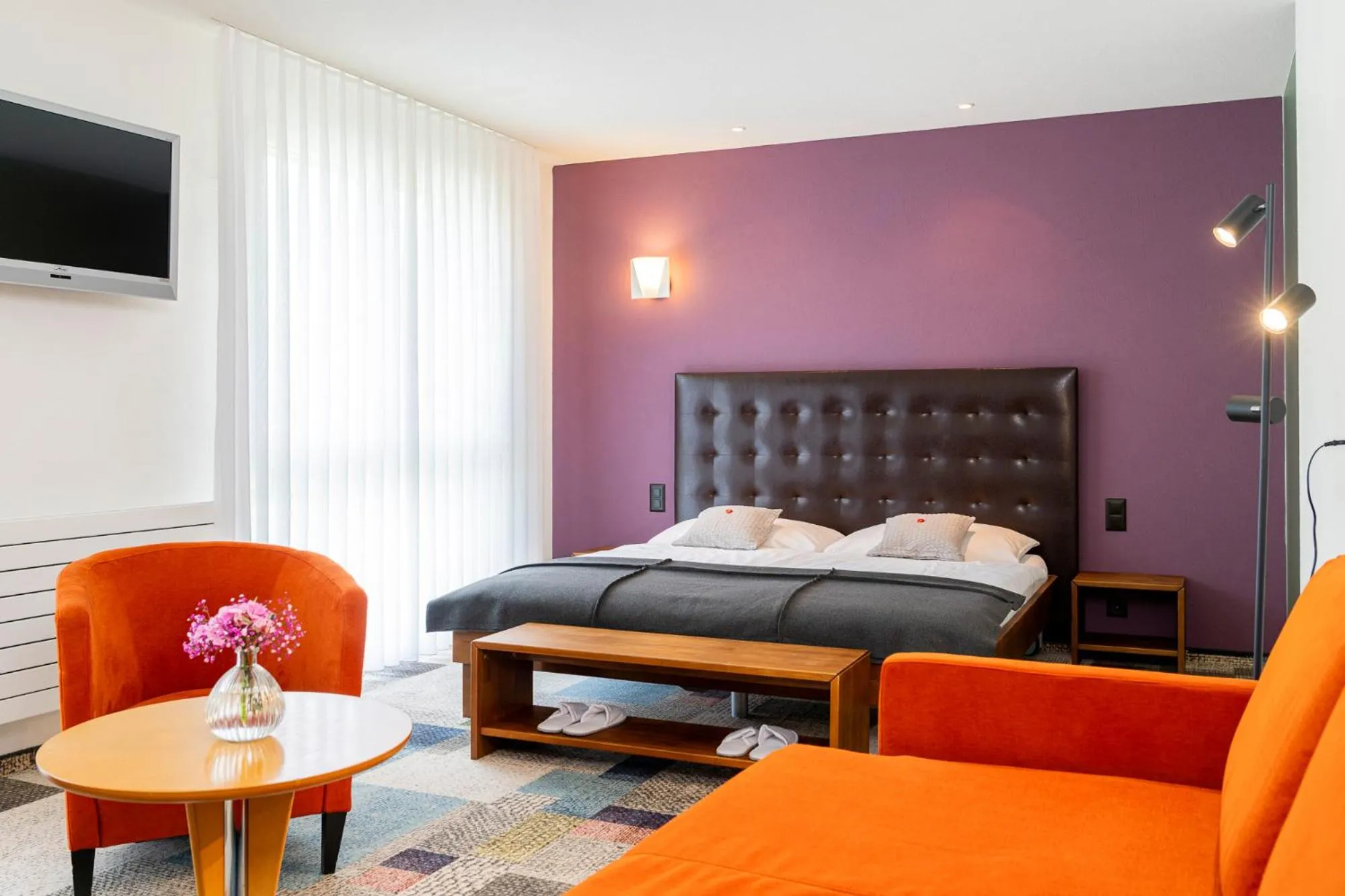 Shower, Bed in Swiss Heidi Hotel