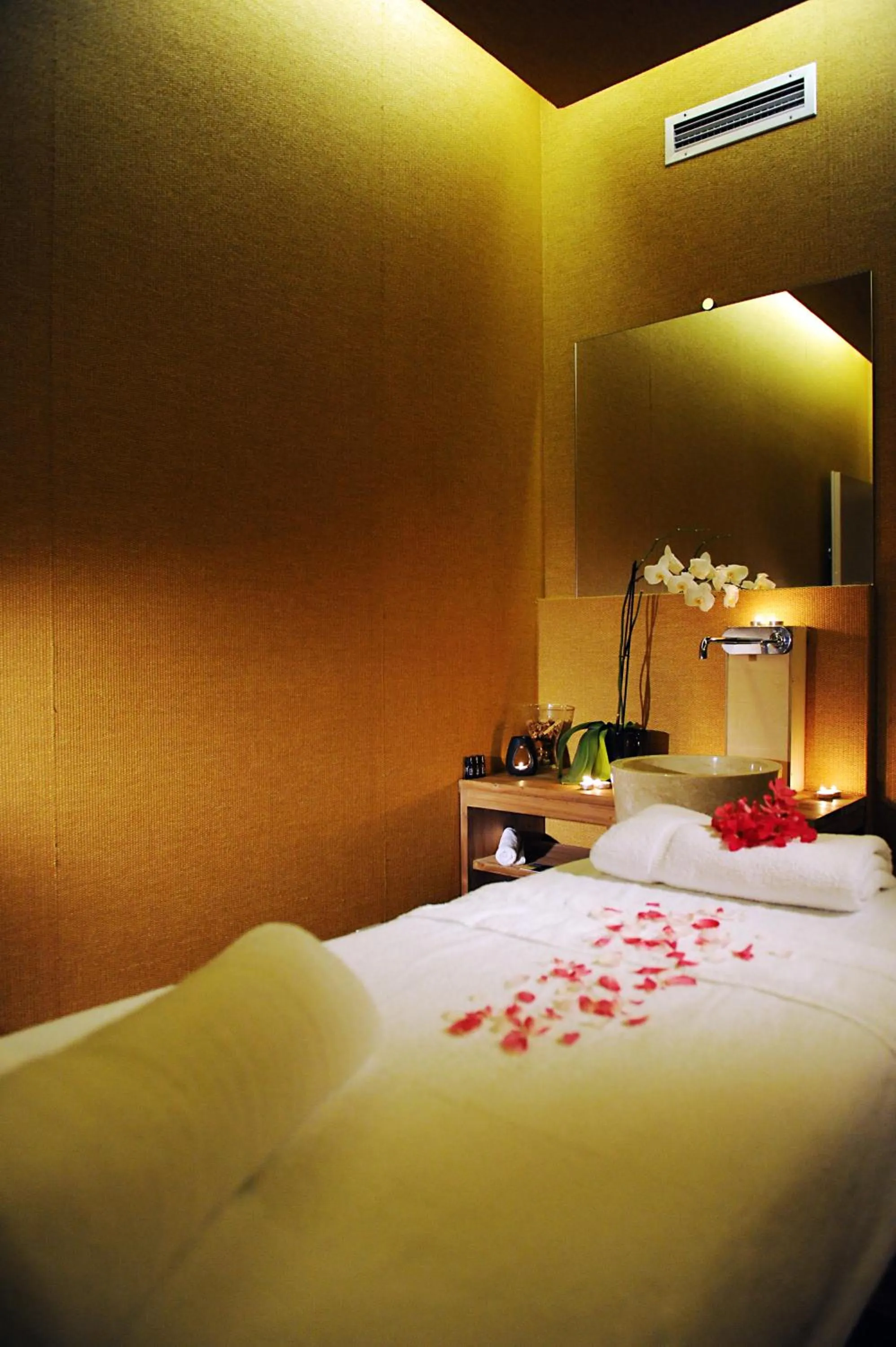 Massage, Bed in Sikyon Coast Hotel And Resort