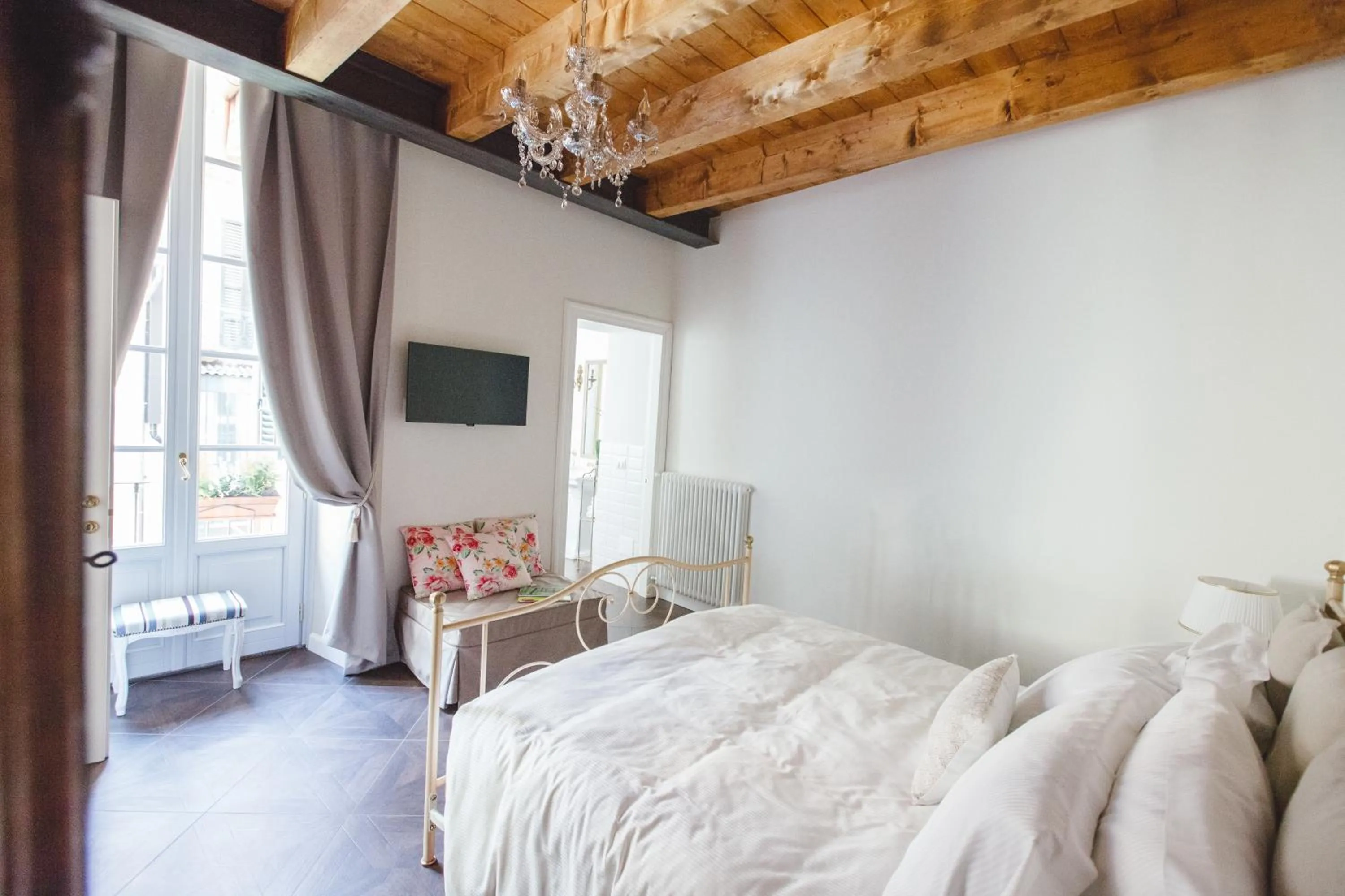 Bed in Alessia's Place