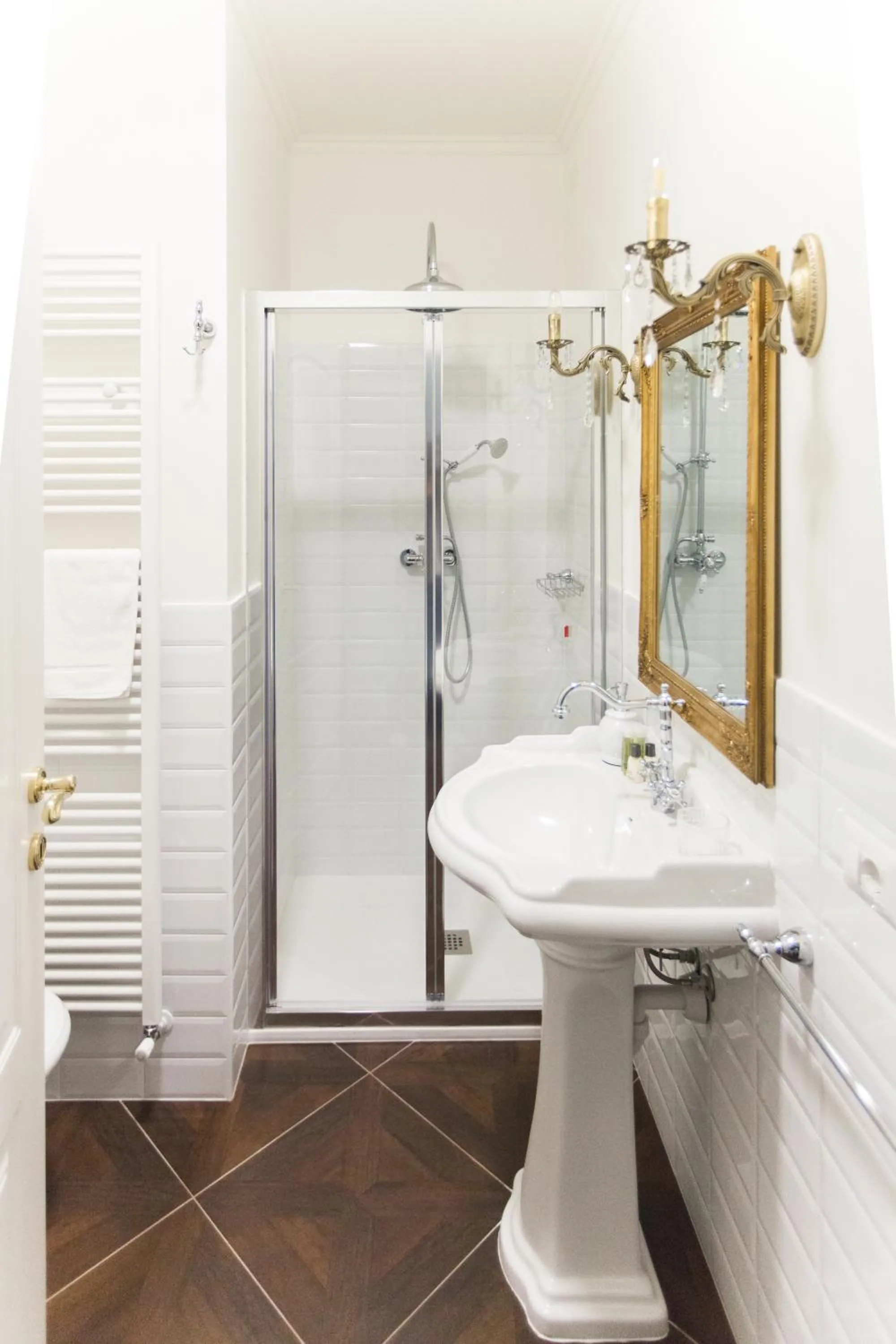 Shower in Alessia's Place