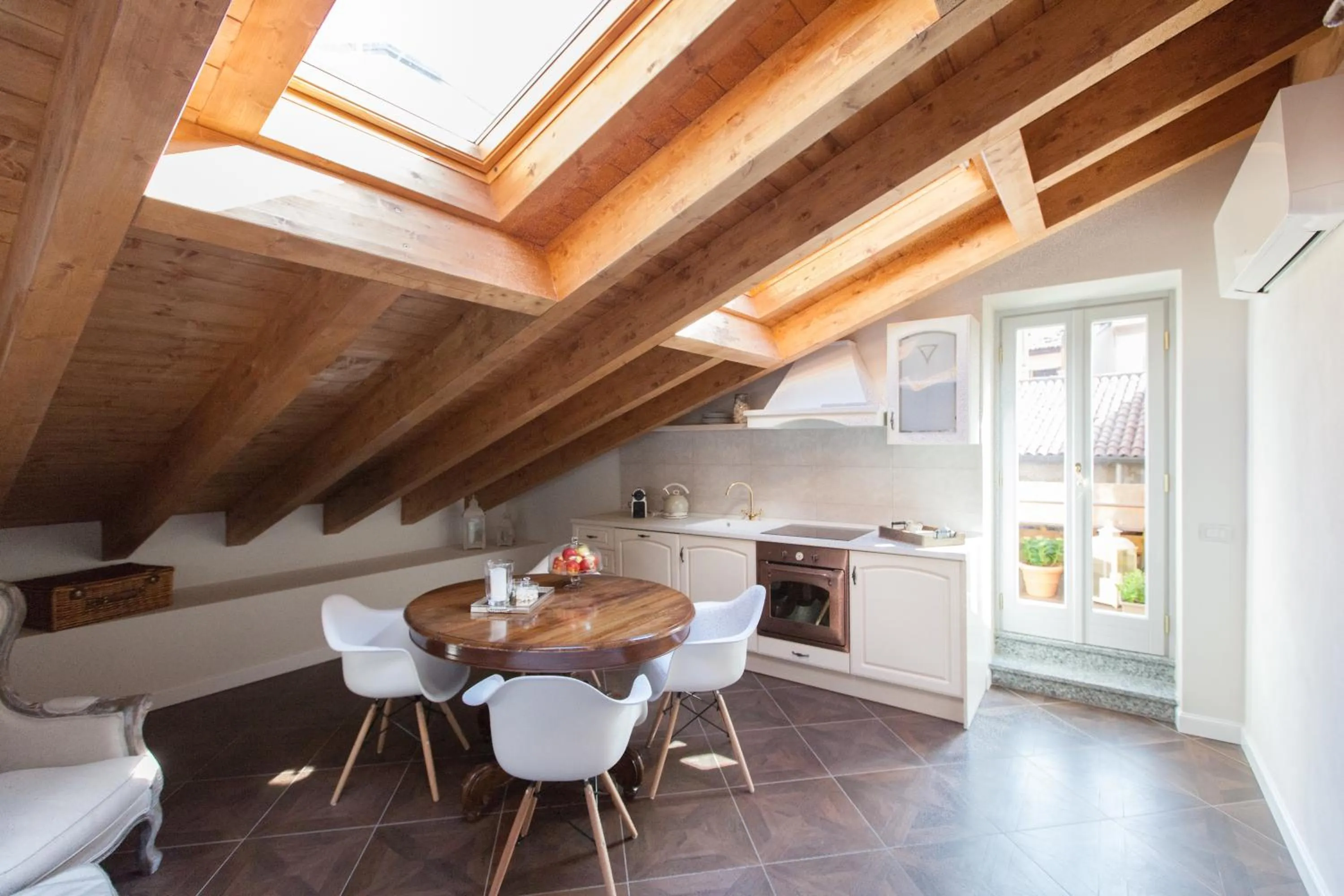 Coffee/tea facilities in Alessia's Place