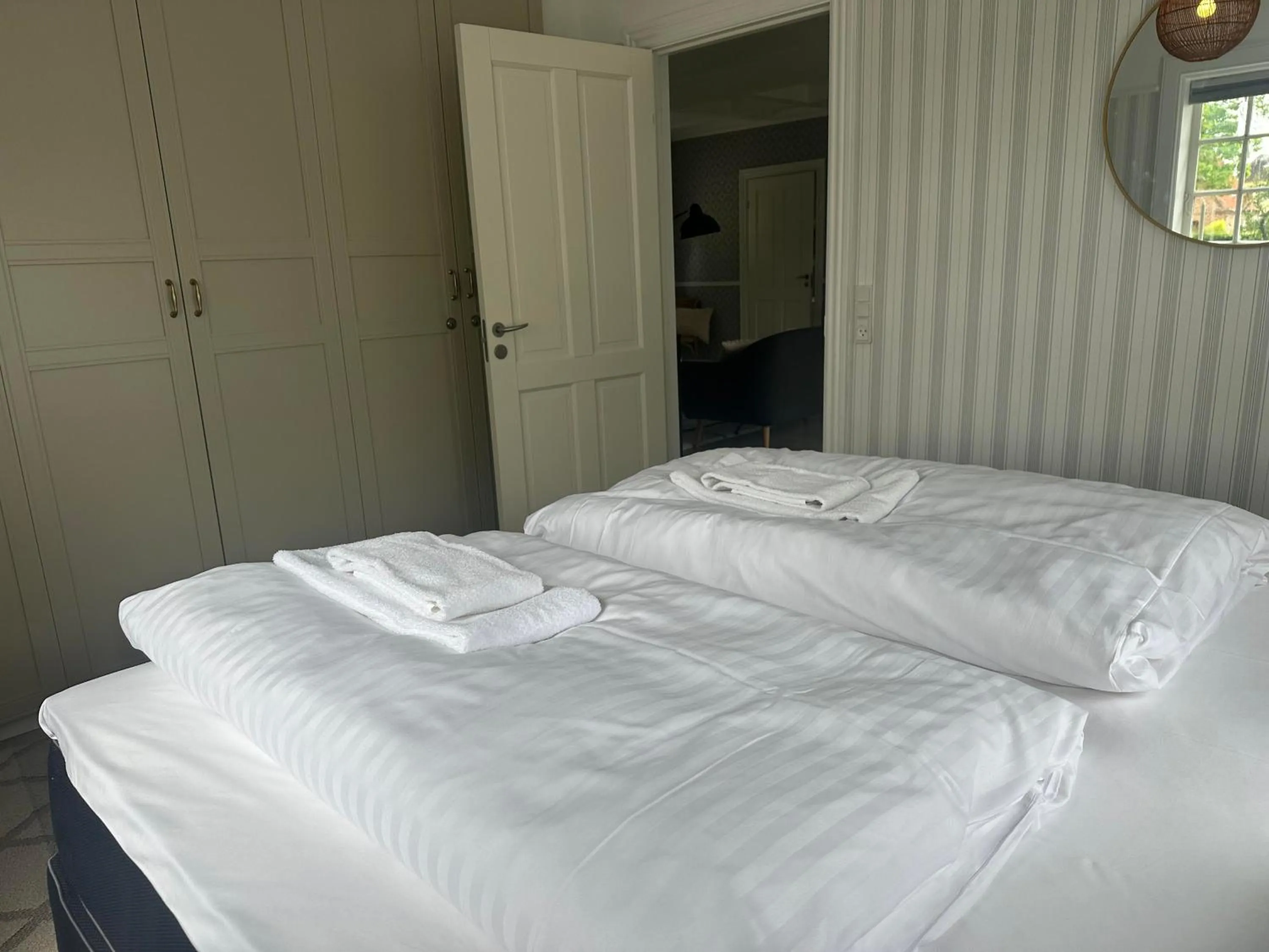 Bedroom, Bed in Bandholm Badehotel