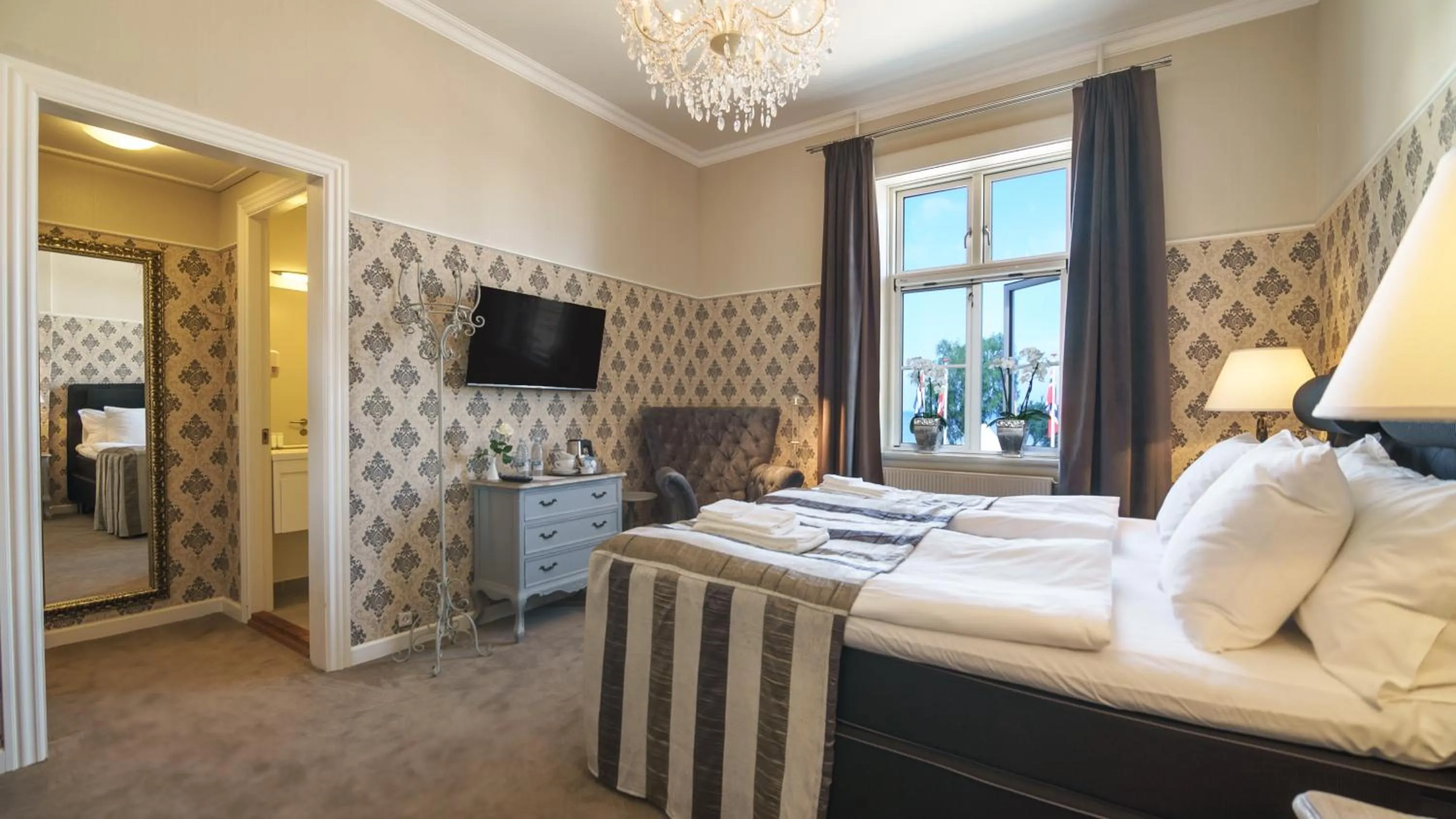 Bedroom, Bed in Bandholm Badehotel