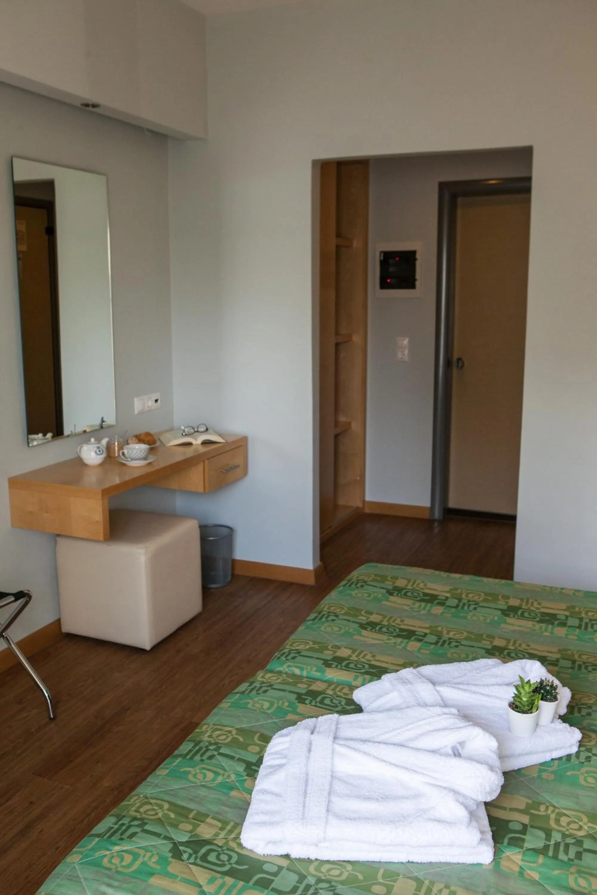 Photo of the whole room in Kronos Hotel