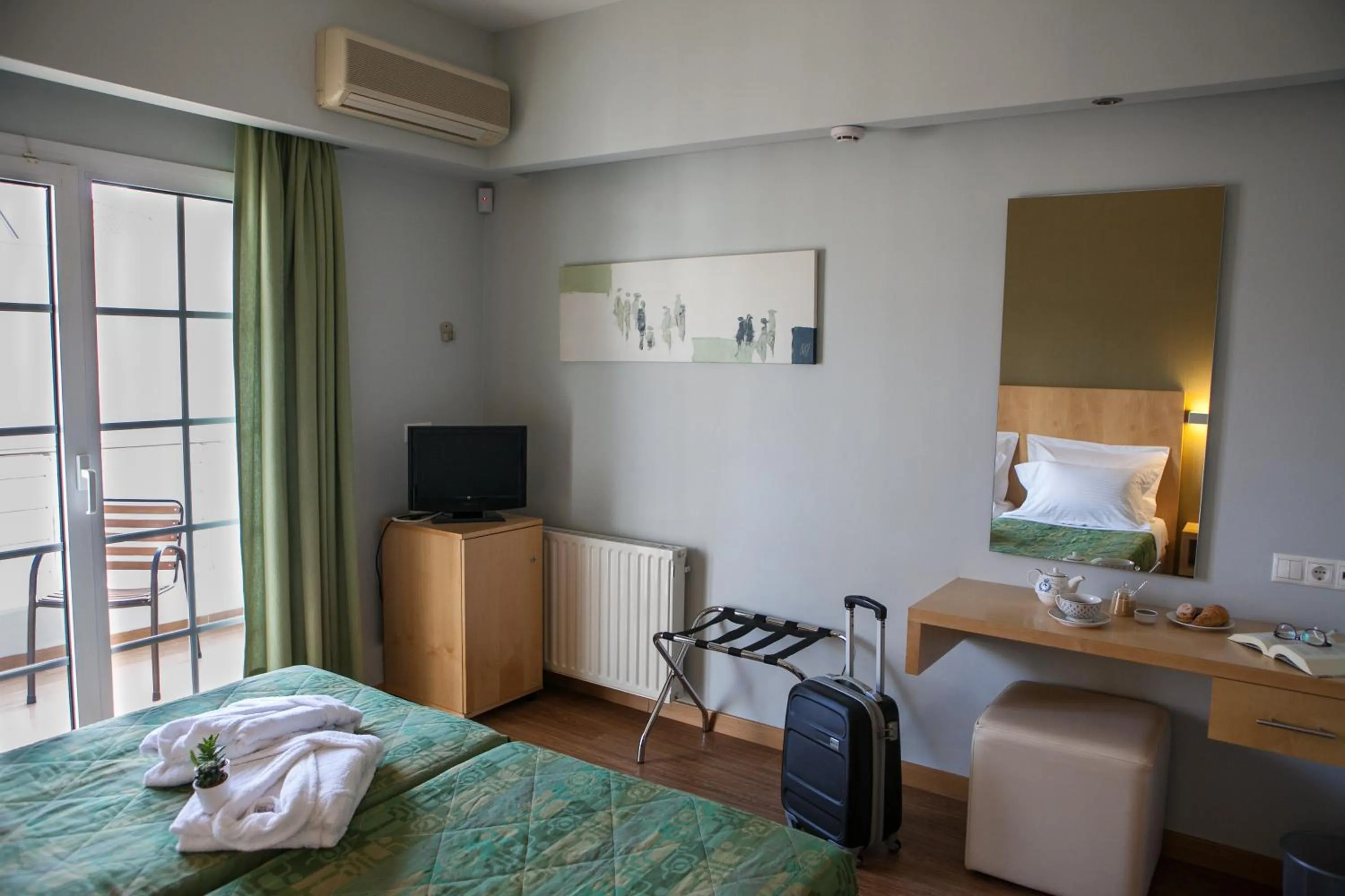 Photo of the whole room in Kronos Hotel