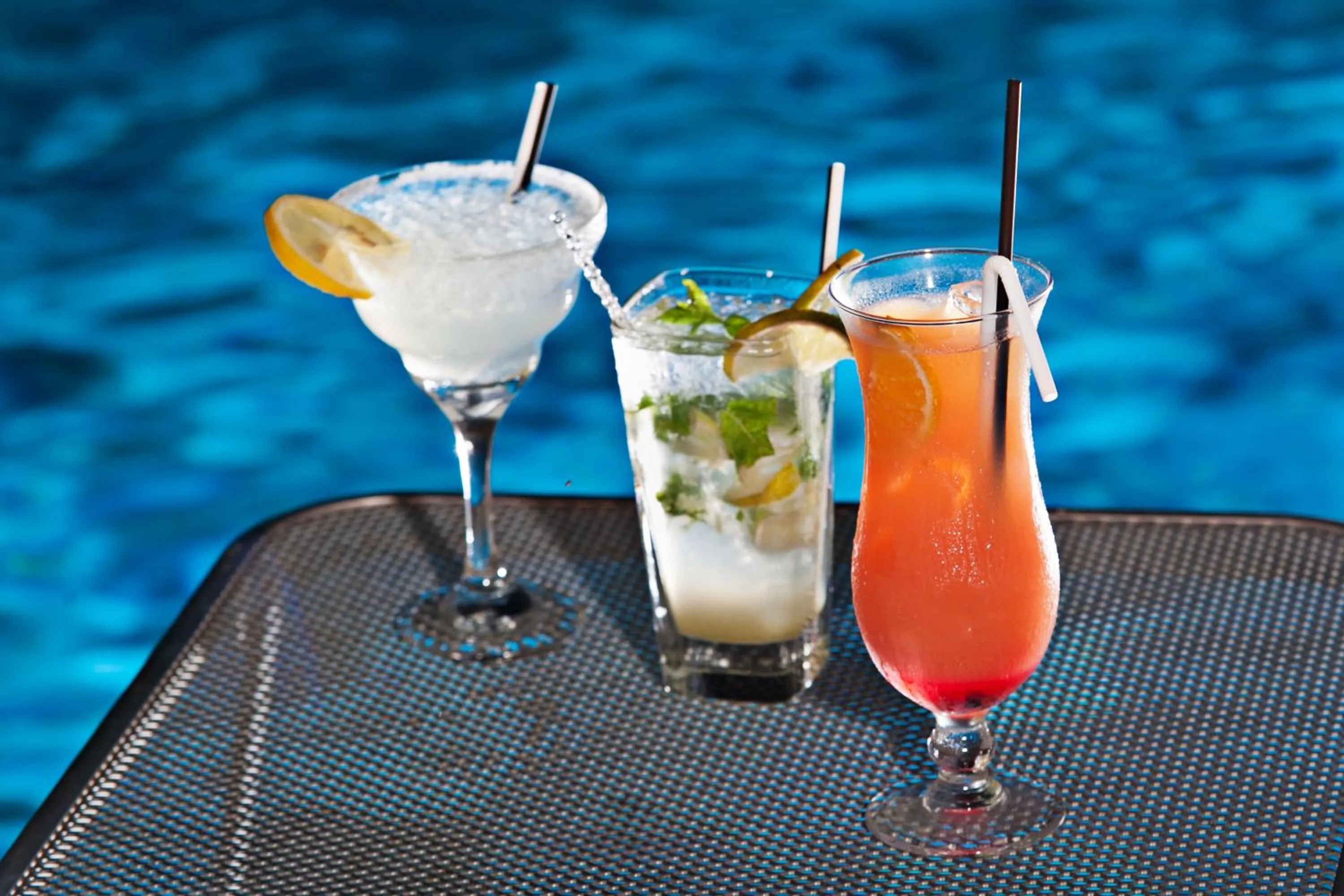 Swimming pool in Kronos Hotel