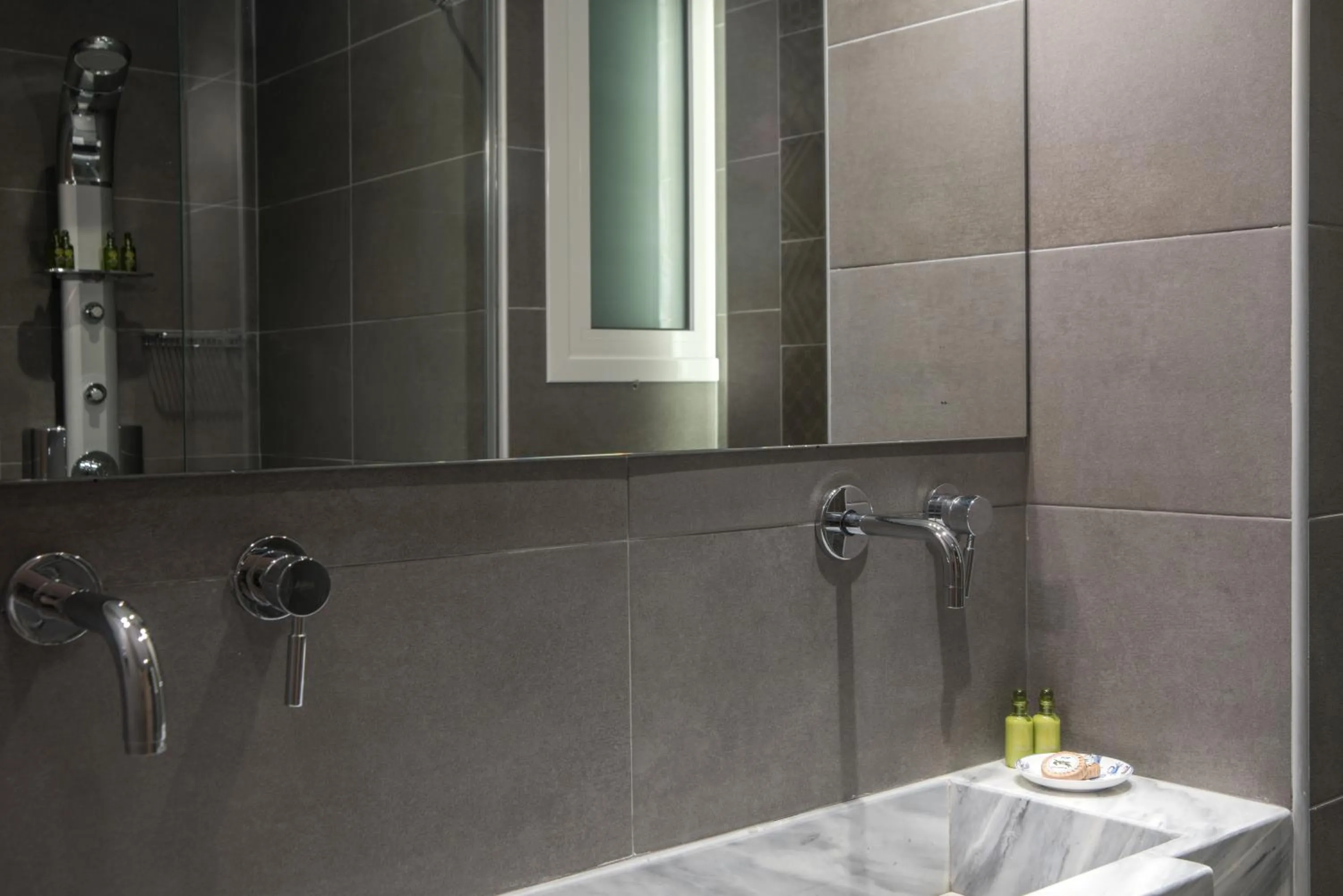 AD Athens Luxury Rooms & Suites