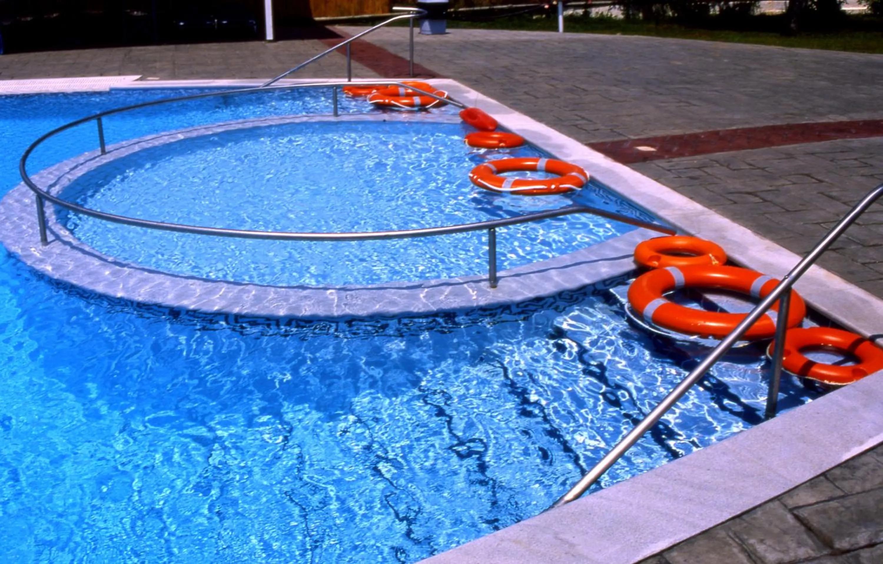 Swimming pool in Lintzi Hotel