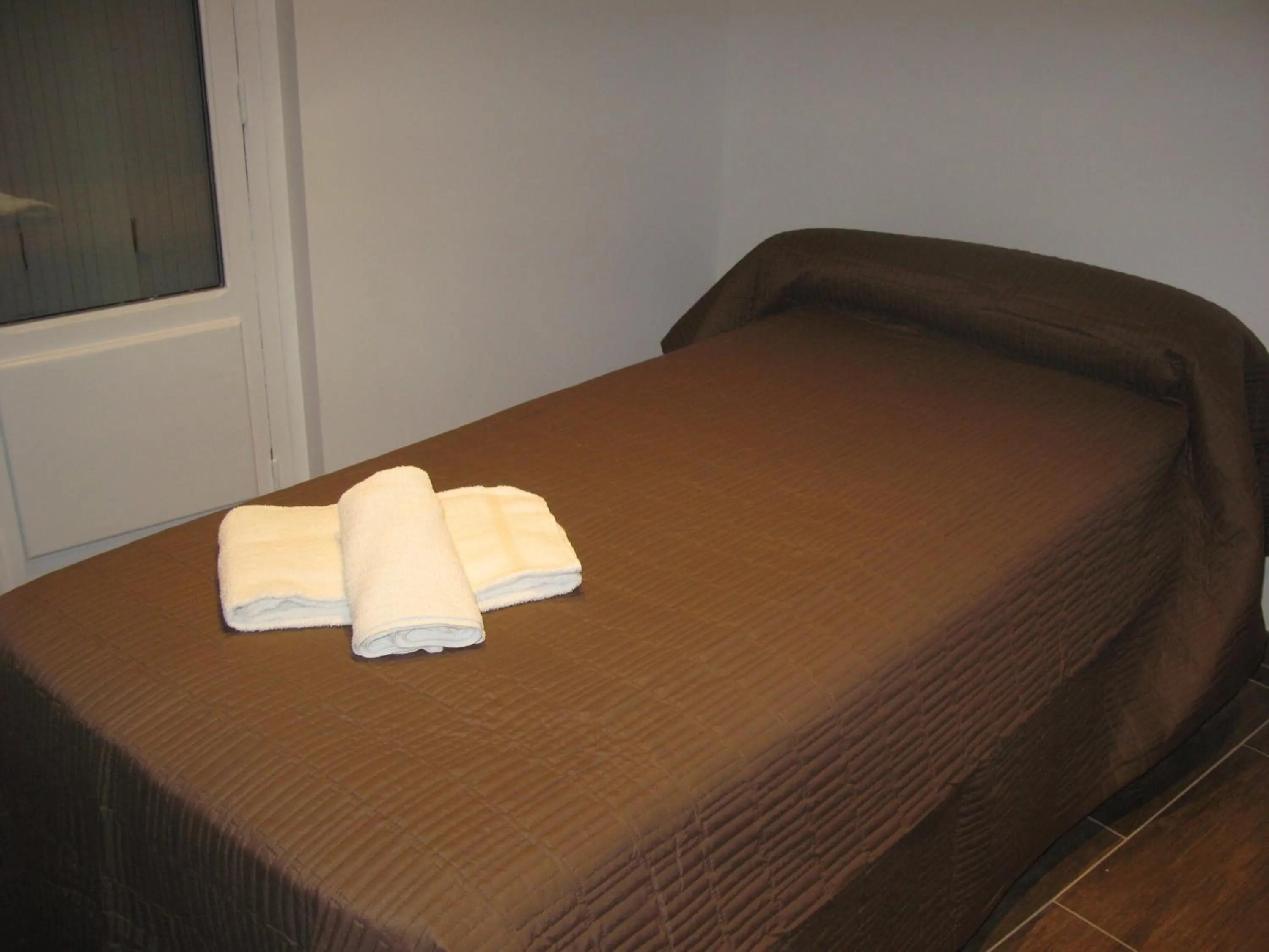 Bedroom, Bed in Hotel Arago