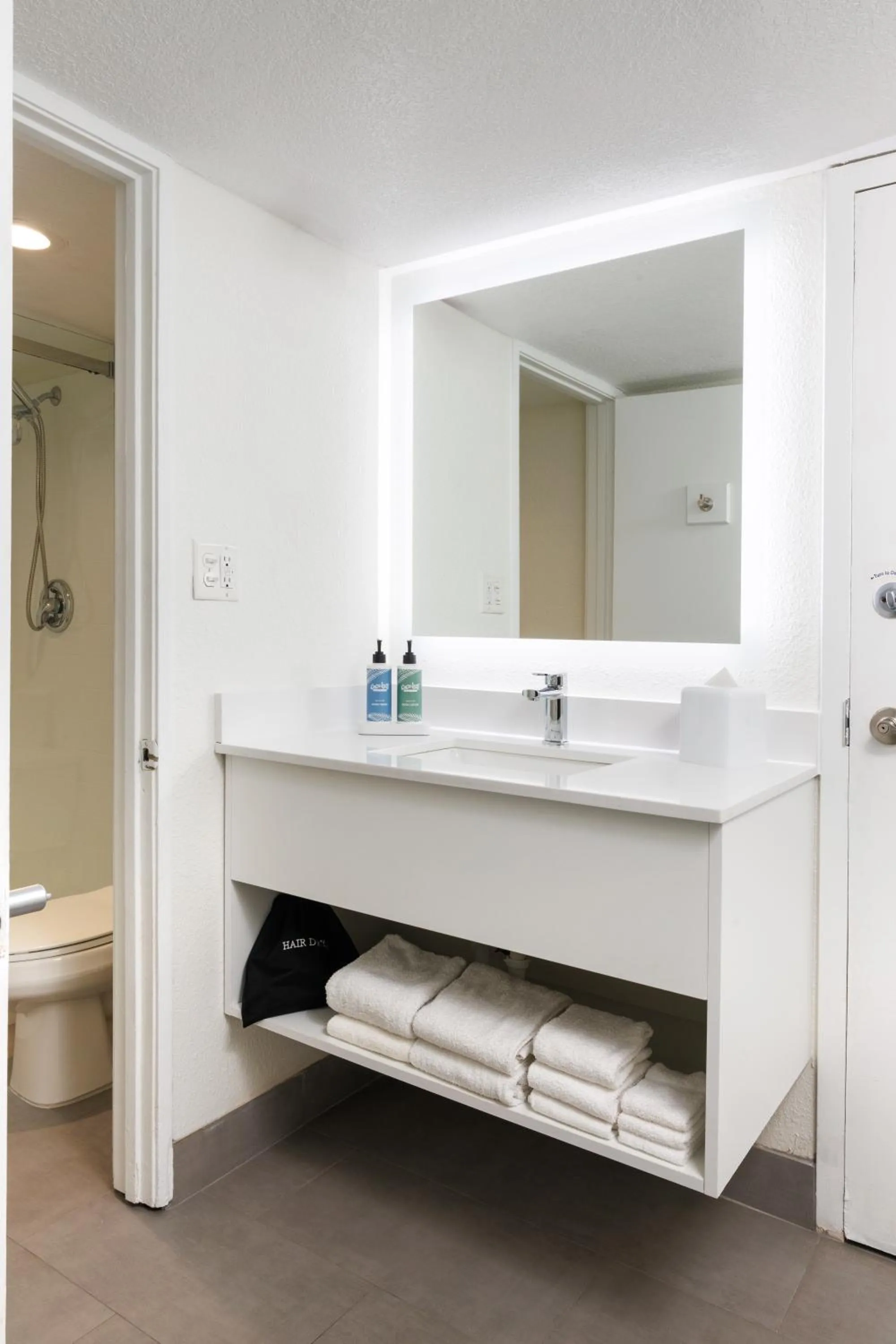 Bathroom in Coco Key Hotel & Water Park Resort