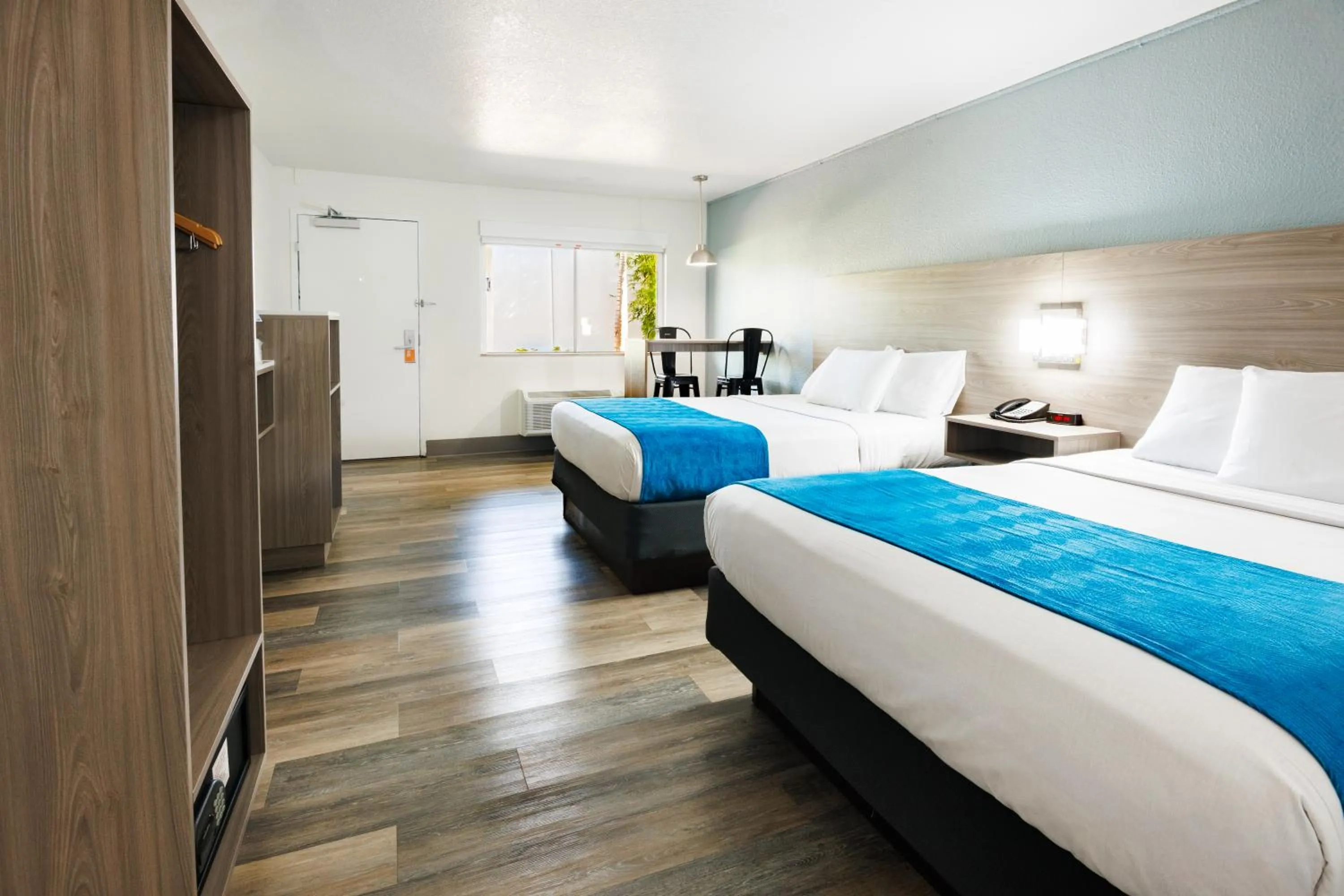 Bed in Coco Key Hotel & Water Park Resort