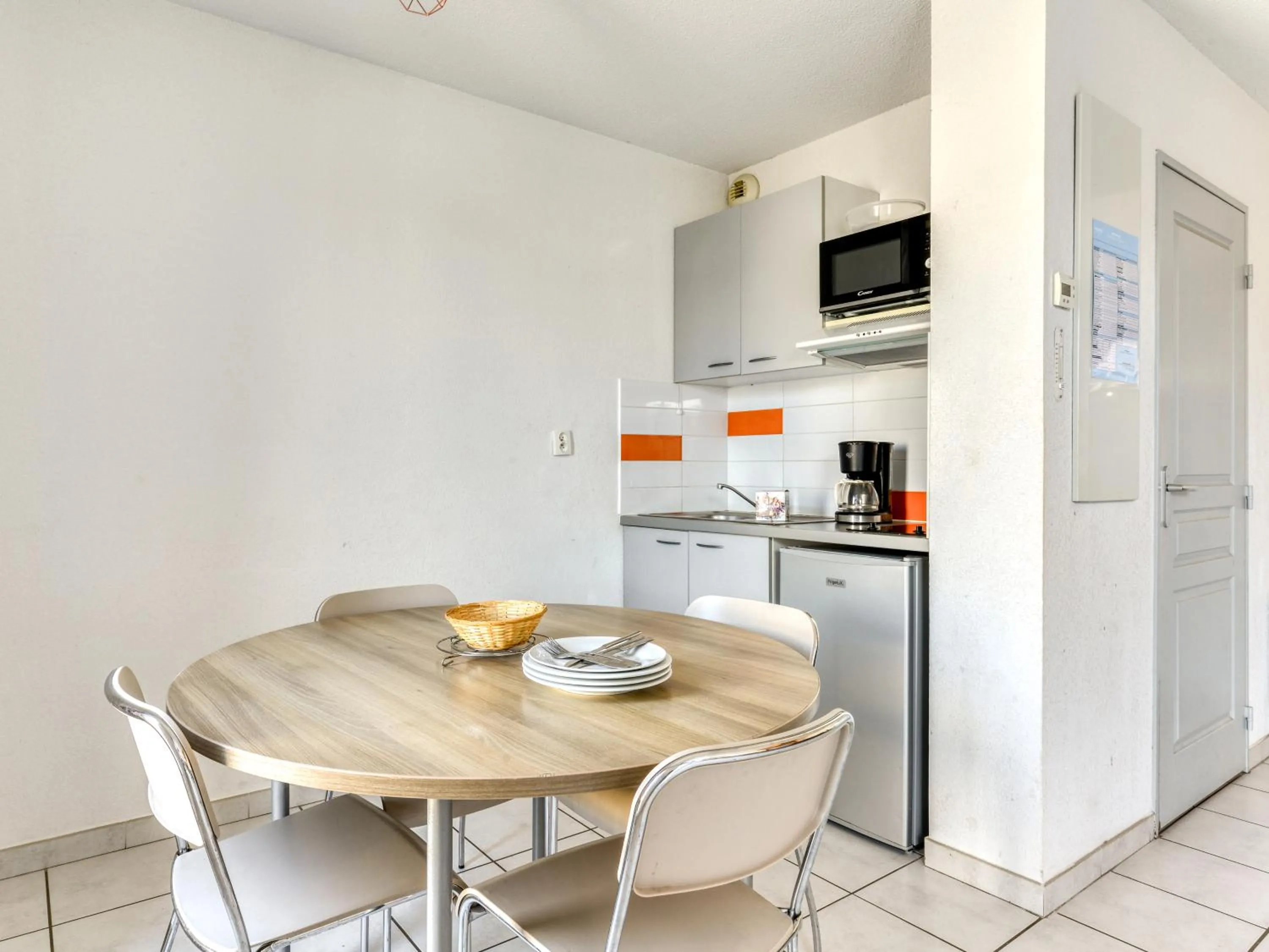 kitchen in Vacancéole - Résidence Cap Camargue