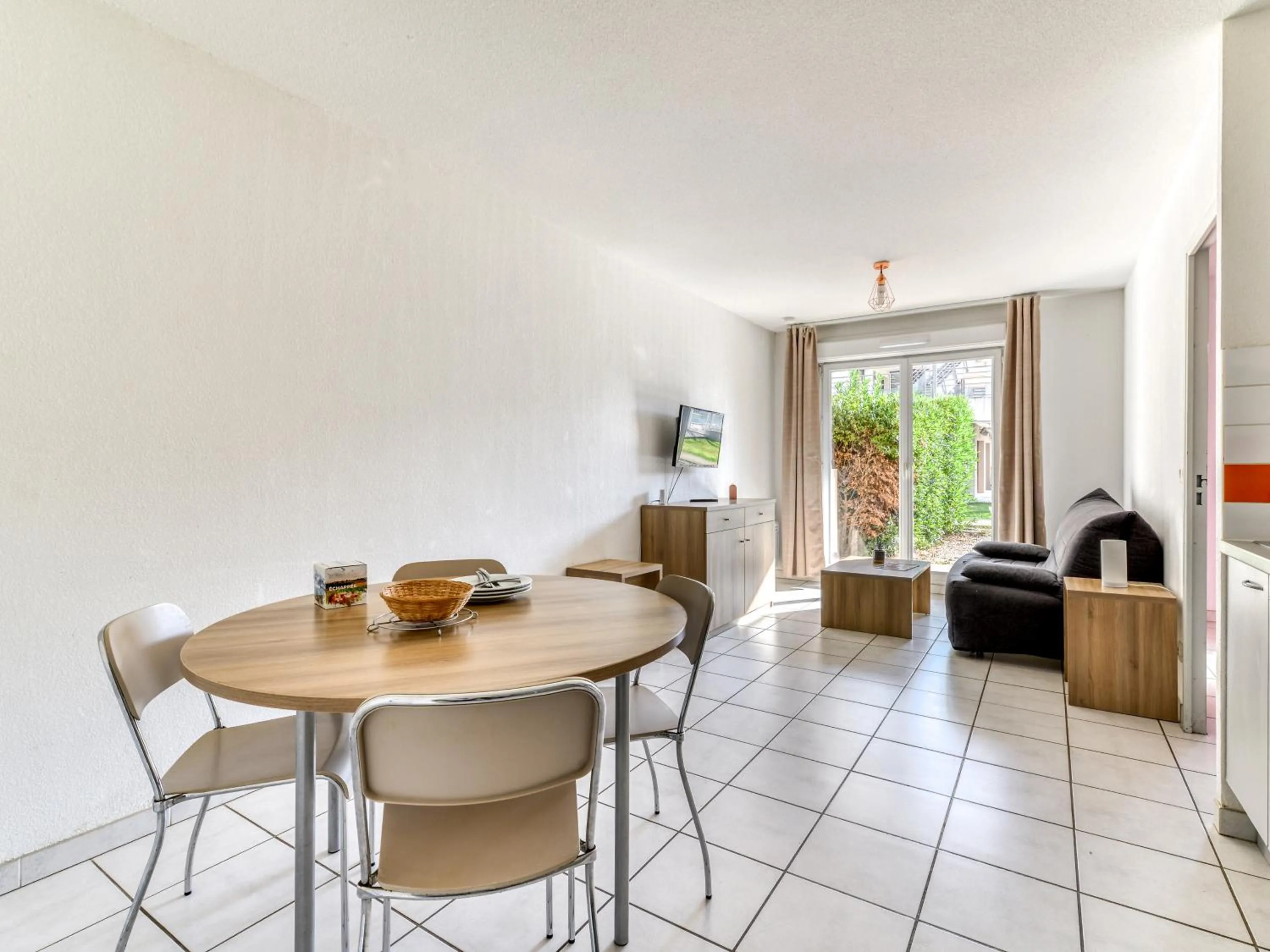 Dining area in Vacancéole - Résidence Cap Camargue