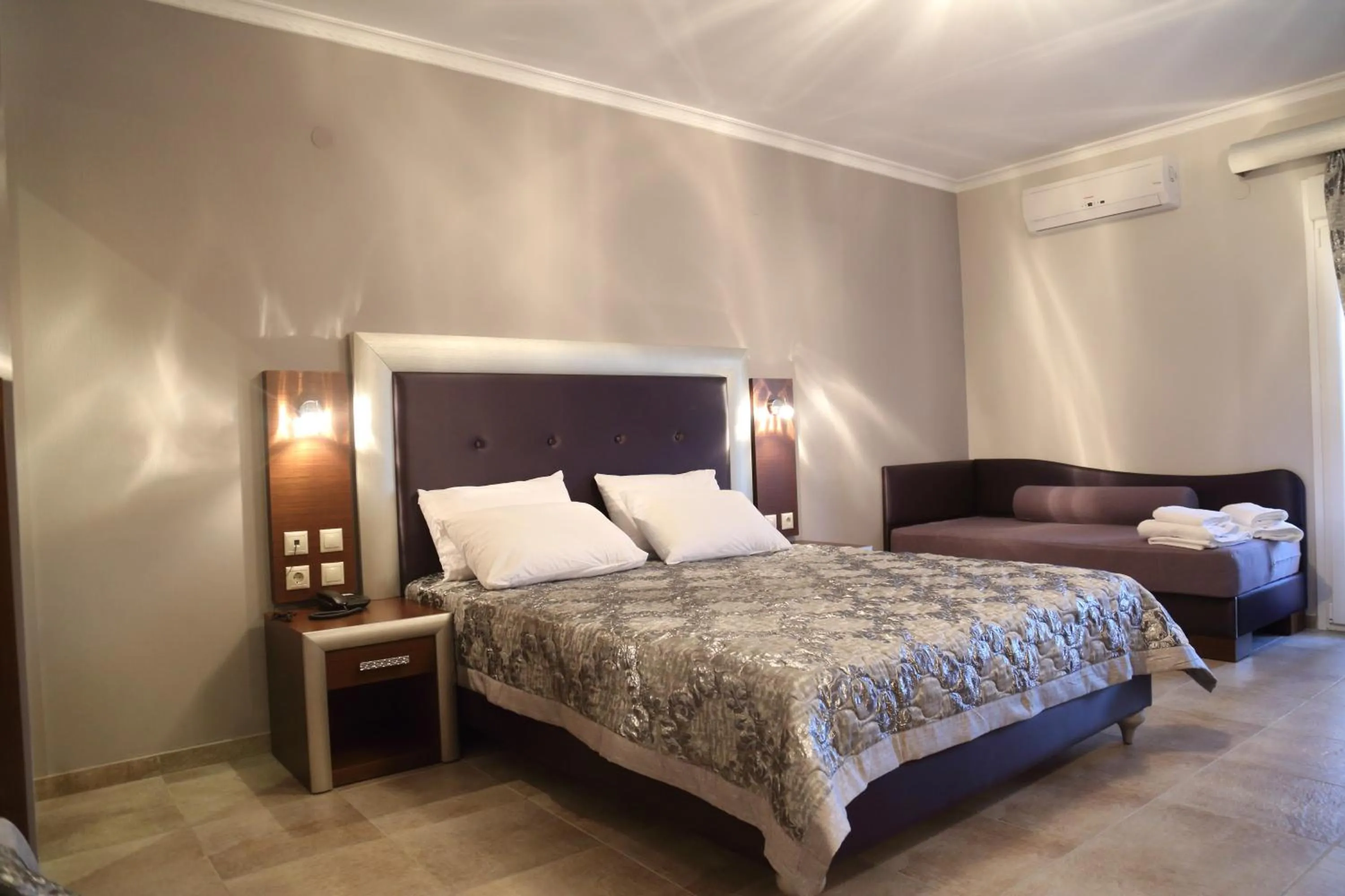 Photo of the whole room in Hotel Souita