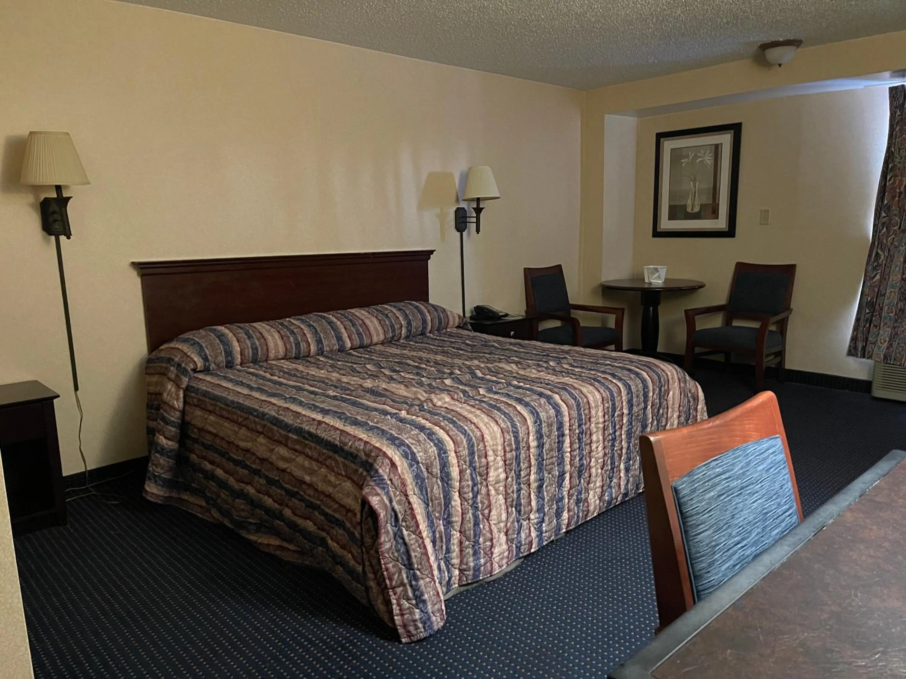 Photo of the whole room, Bed in Budget Inn Temple Hills