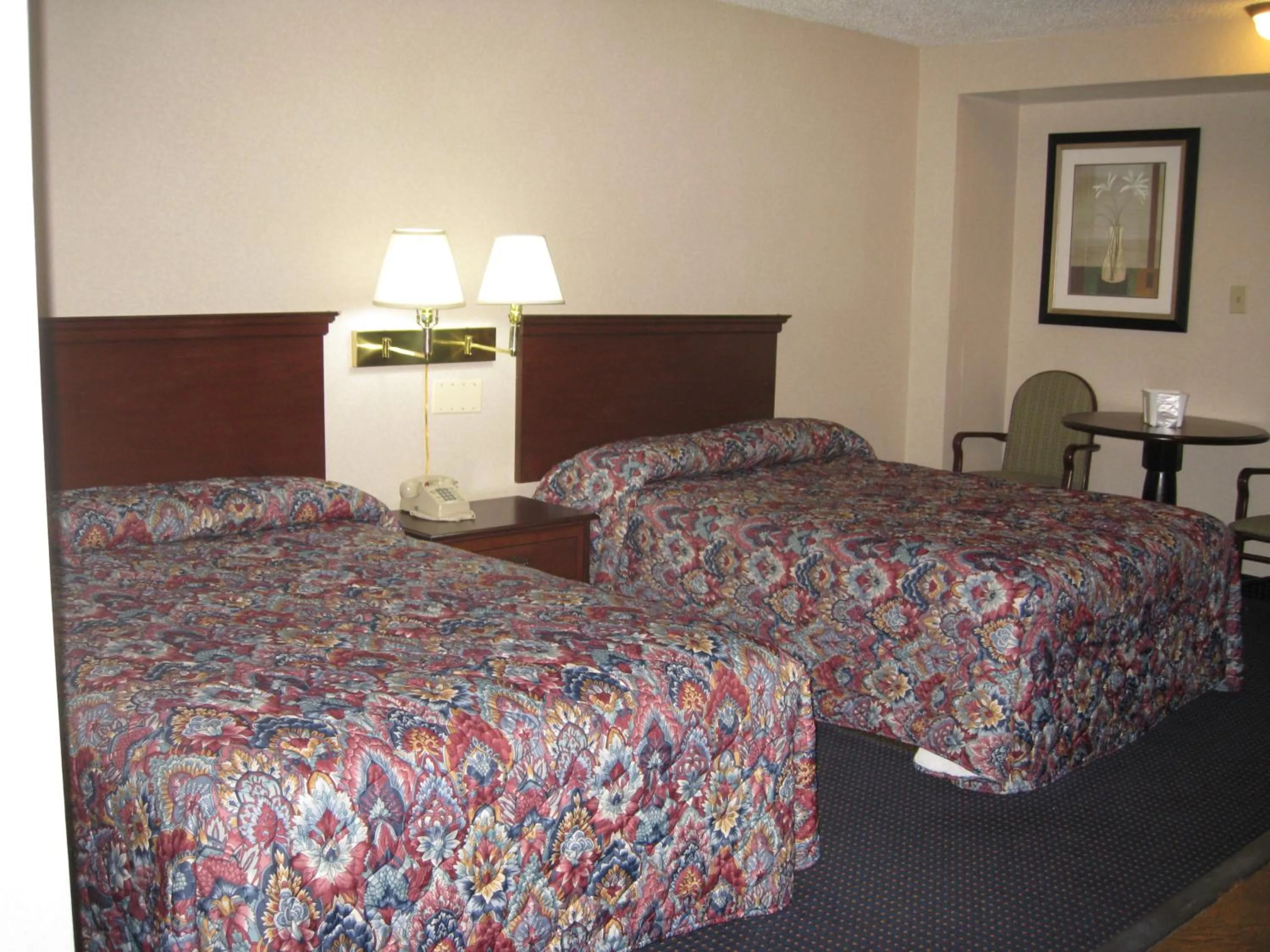 Photo of the whole room, Bed in Budget Inn Temple Hills