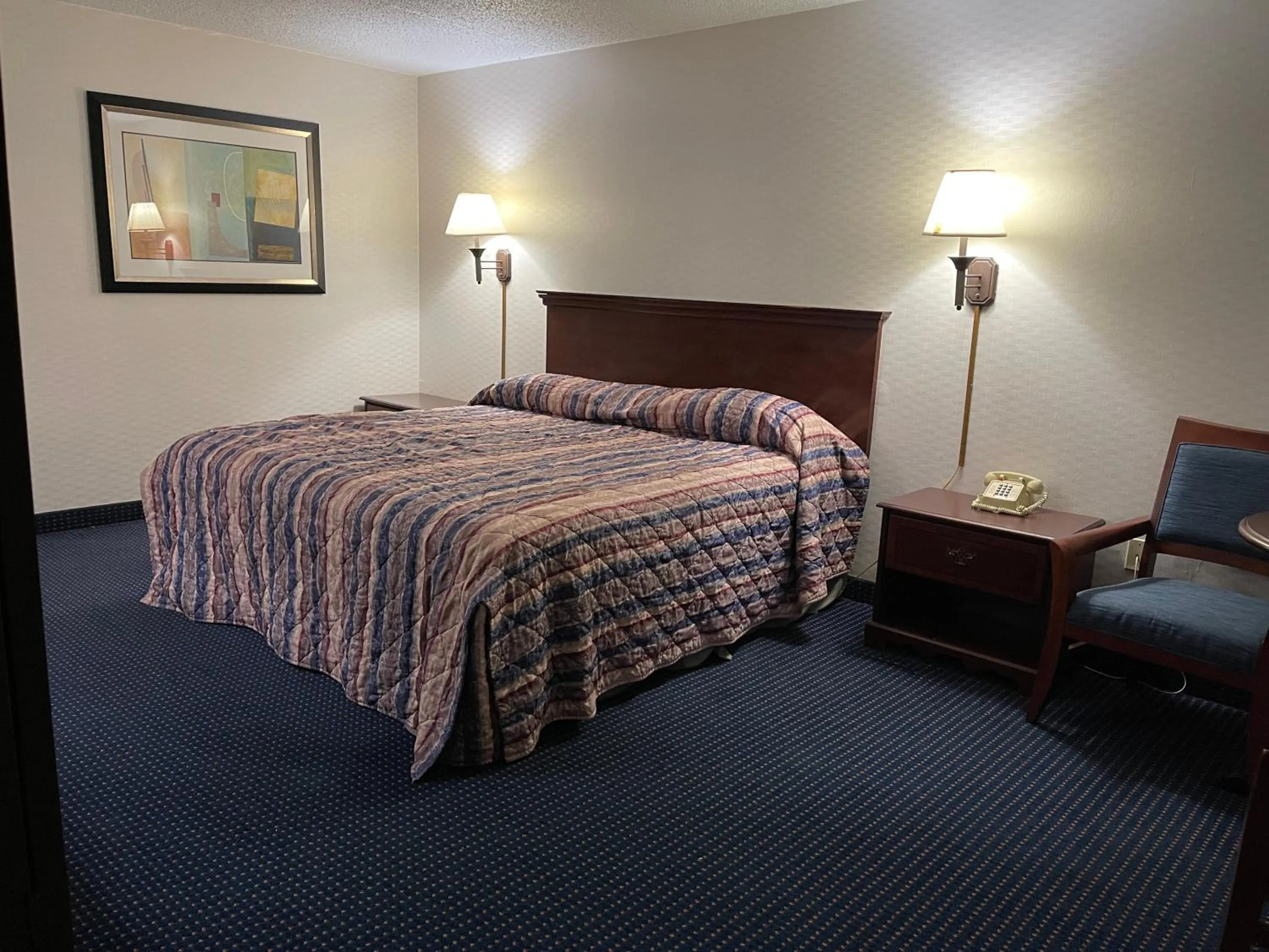 Photo of the whole room, Bed in Budget Inn Temple Hills