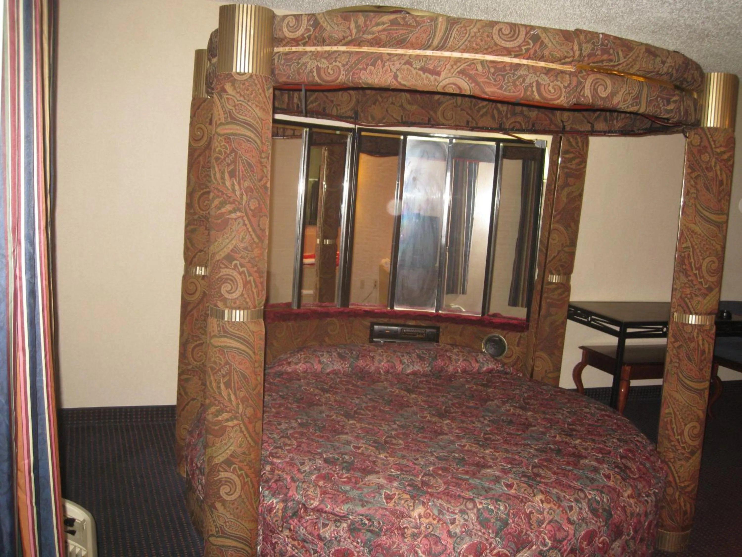 Decorative detail in Budget Inn Temple Hills