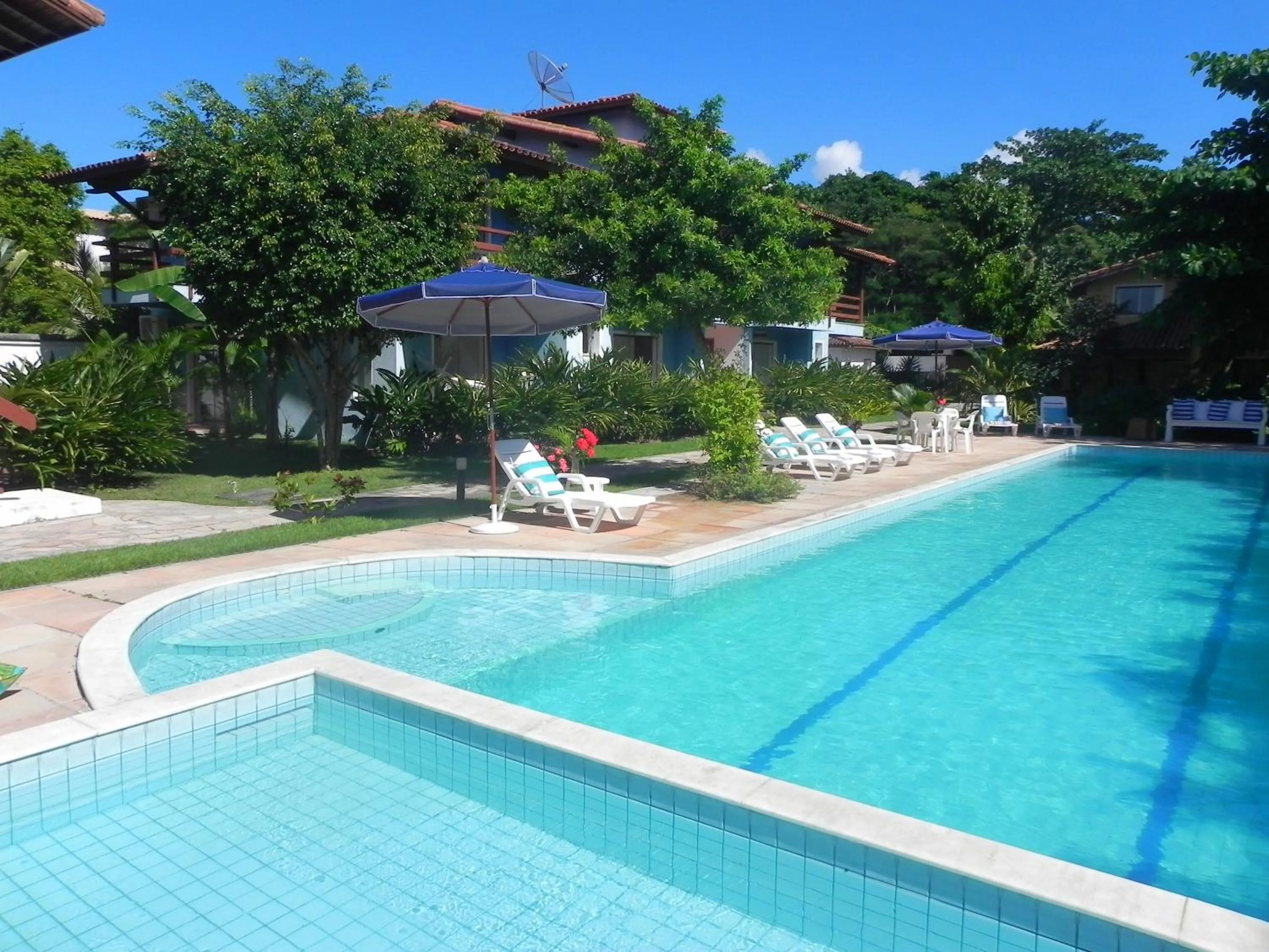 Swimming pool in Ouro Sobre Azul Apart Hotel