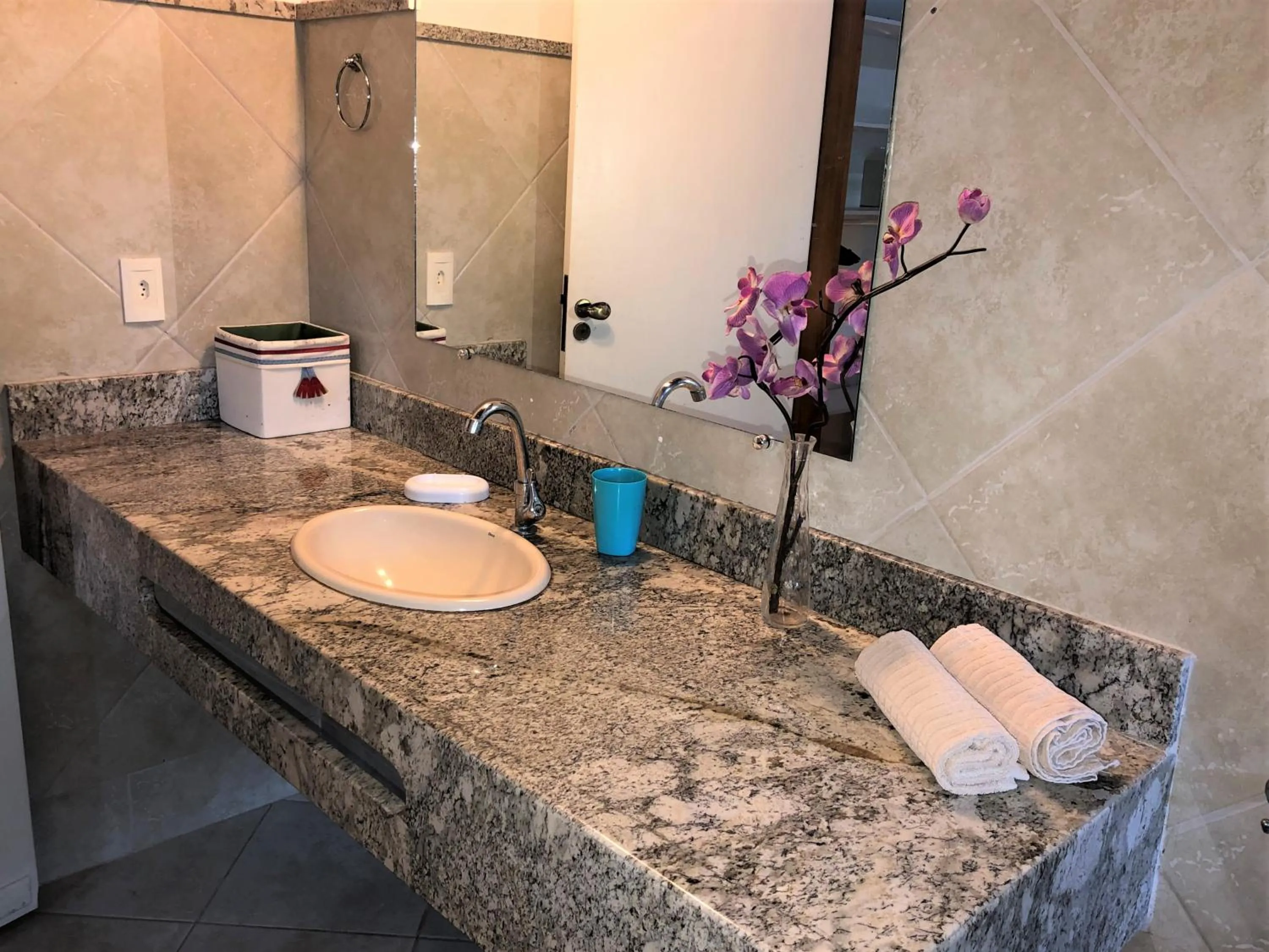 Ouro Sobre Azul Apart Hotel