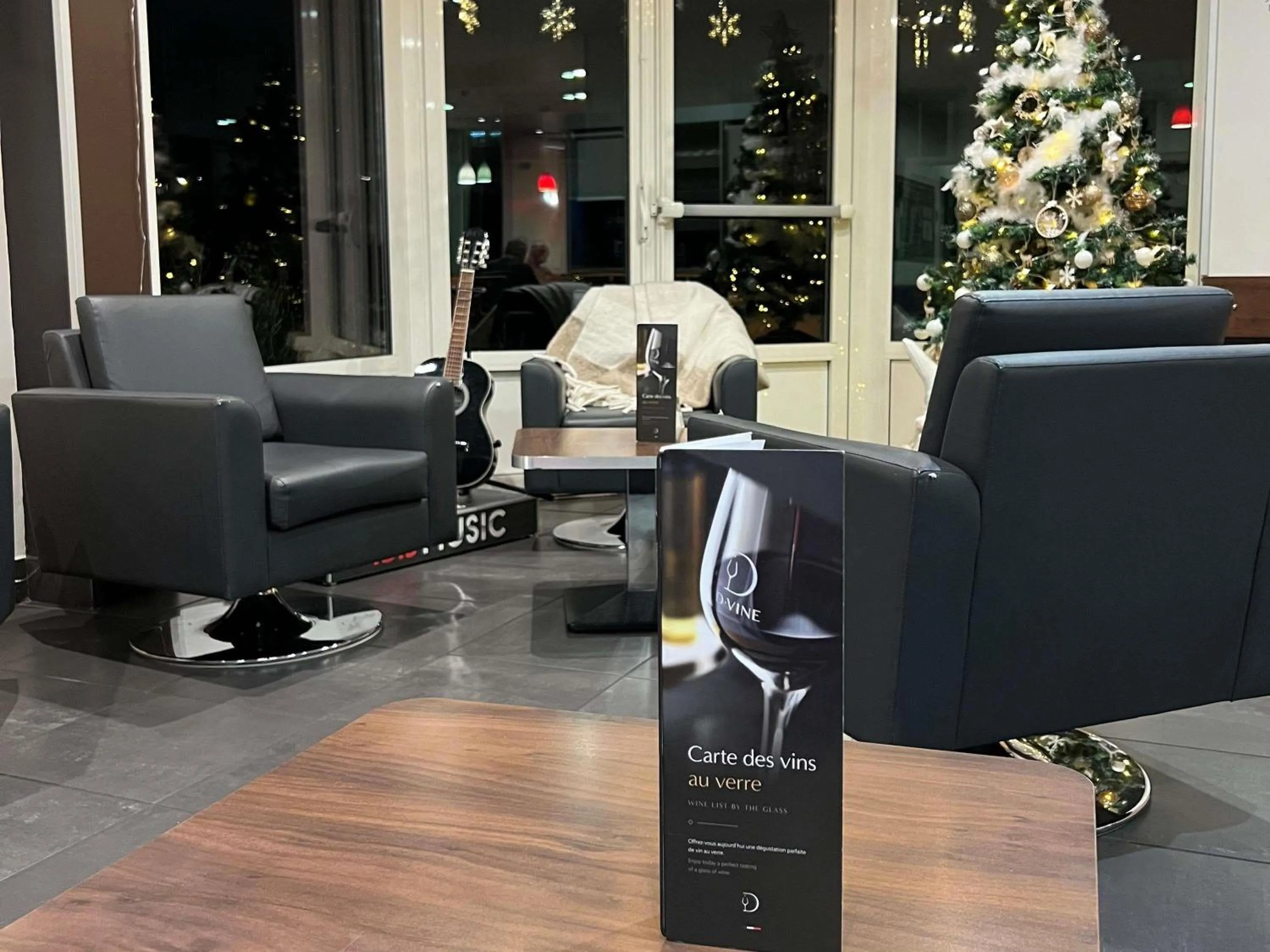 Lounge or bar in IBIS Lyon Sud Chasse Sur Rhône