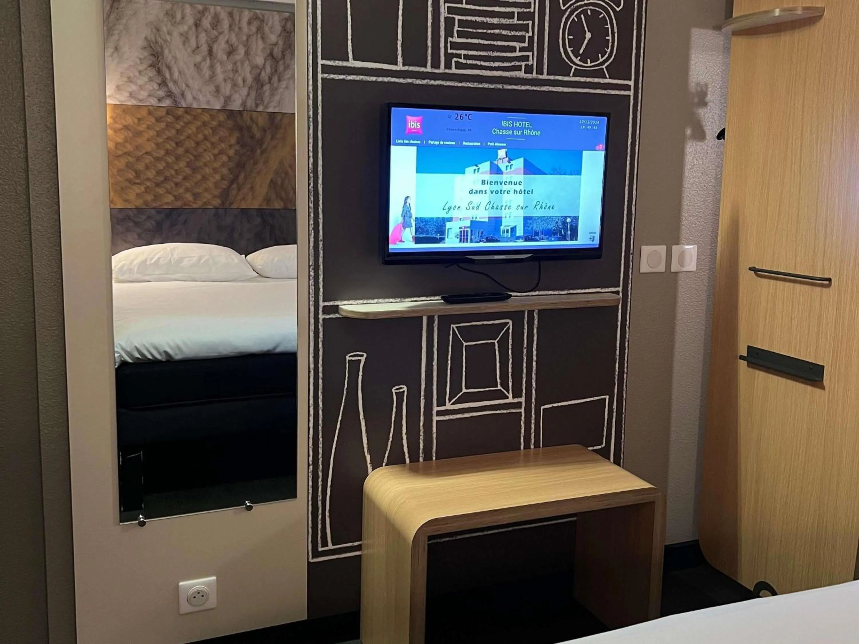 Bedroom, Bed in IBIS Lyon Sud Chasse Sur Rhône