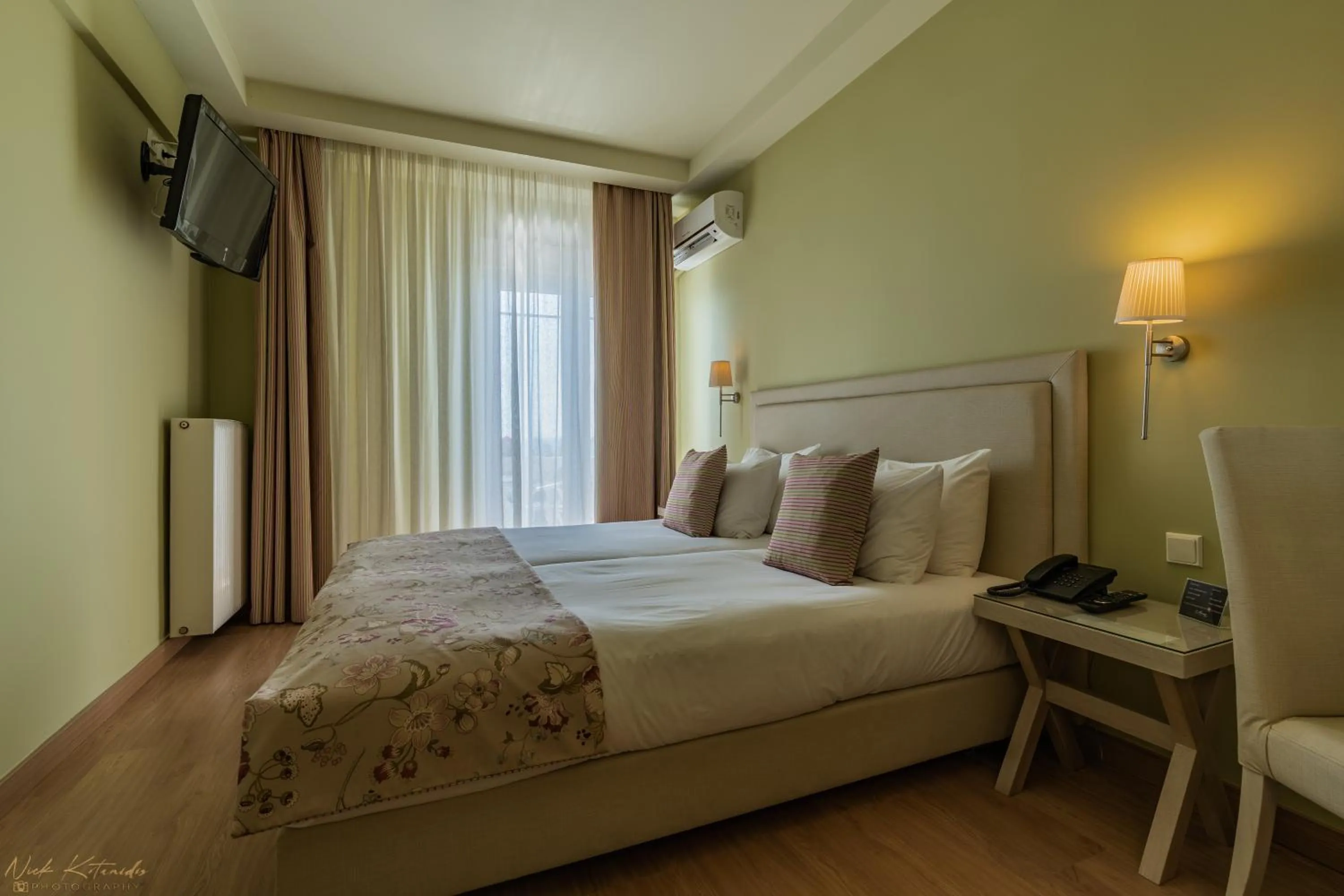 Bed in Hotel Avra