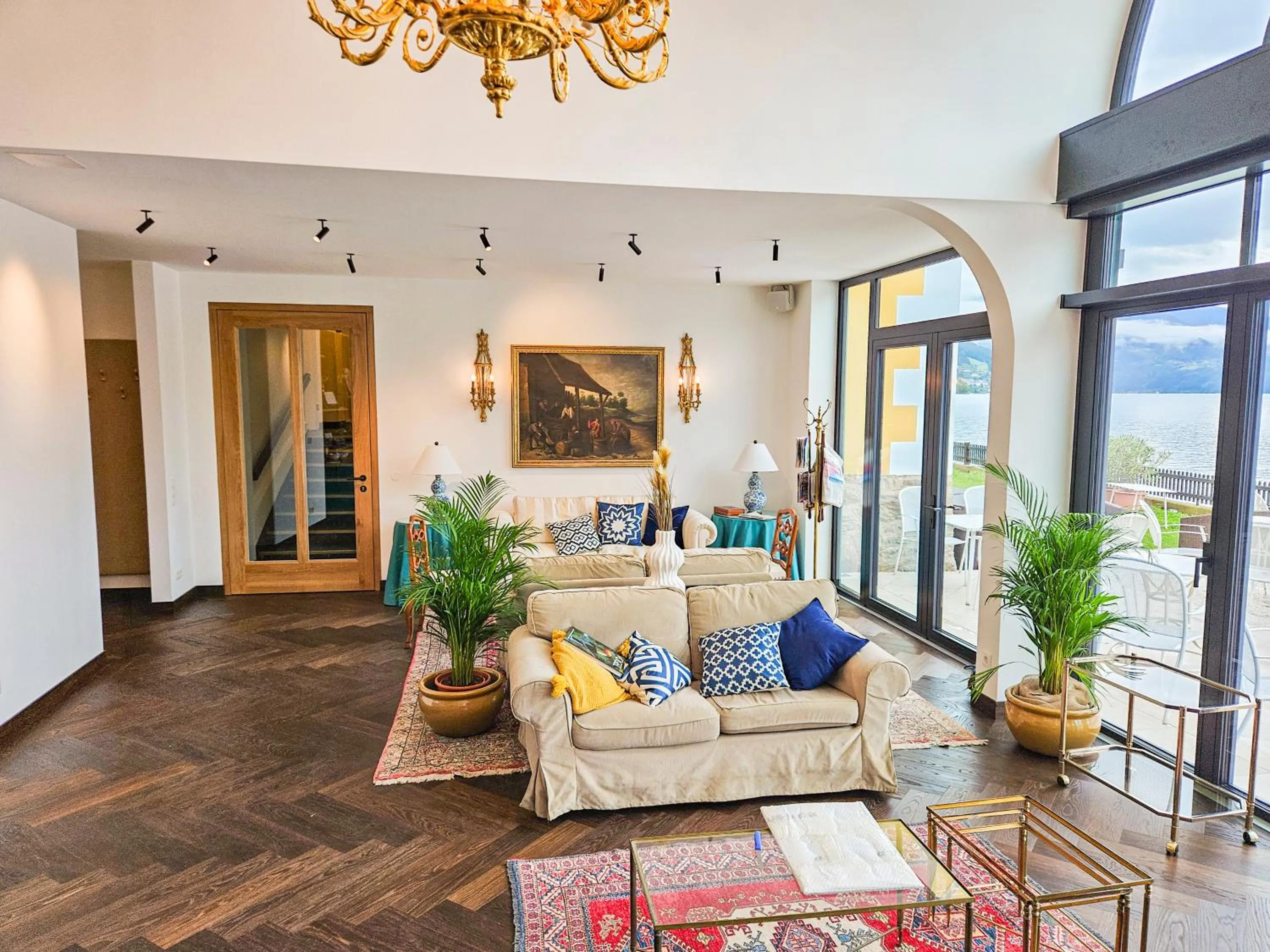 Restaurant/places to eat in Hotel See-Villa