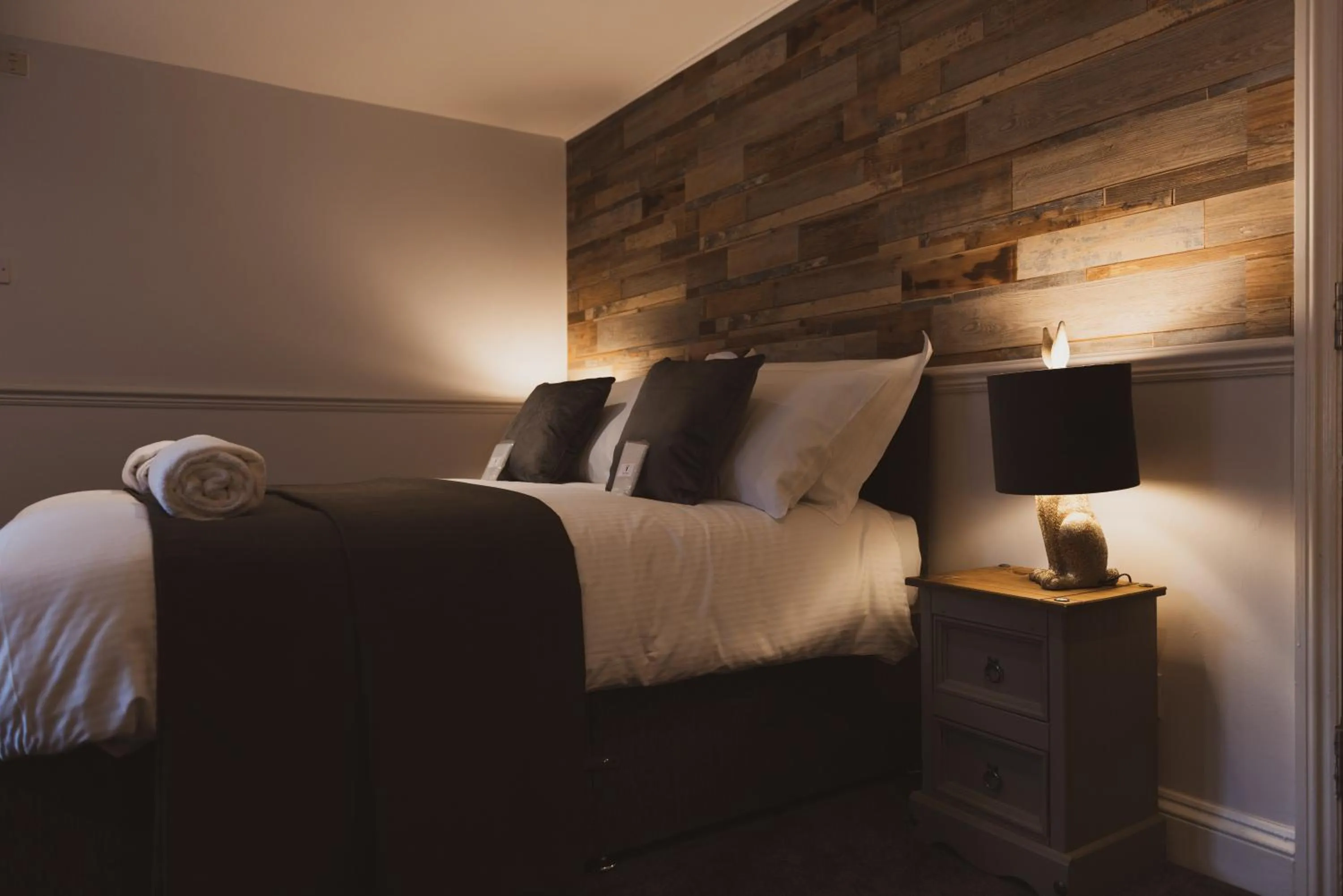 Bedroom, Bed in The Stag Hotel, Restaurant and Bar