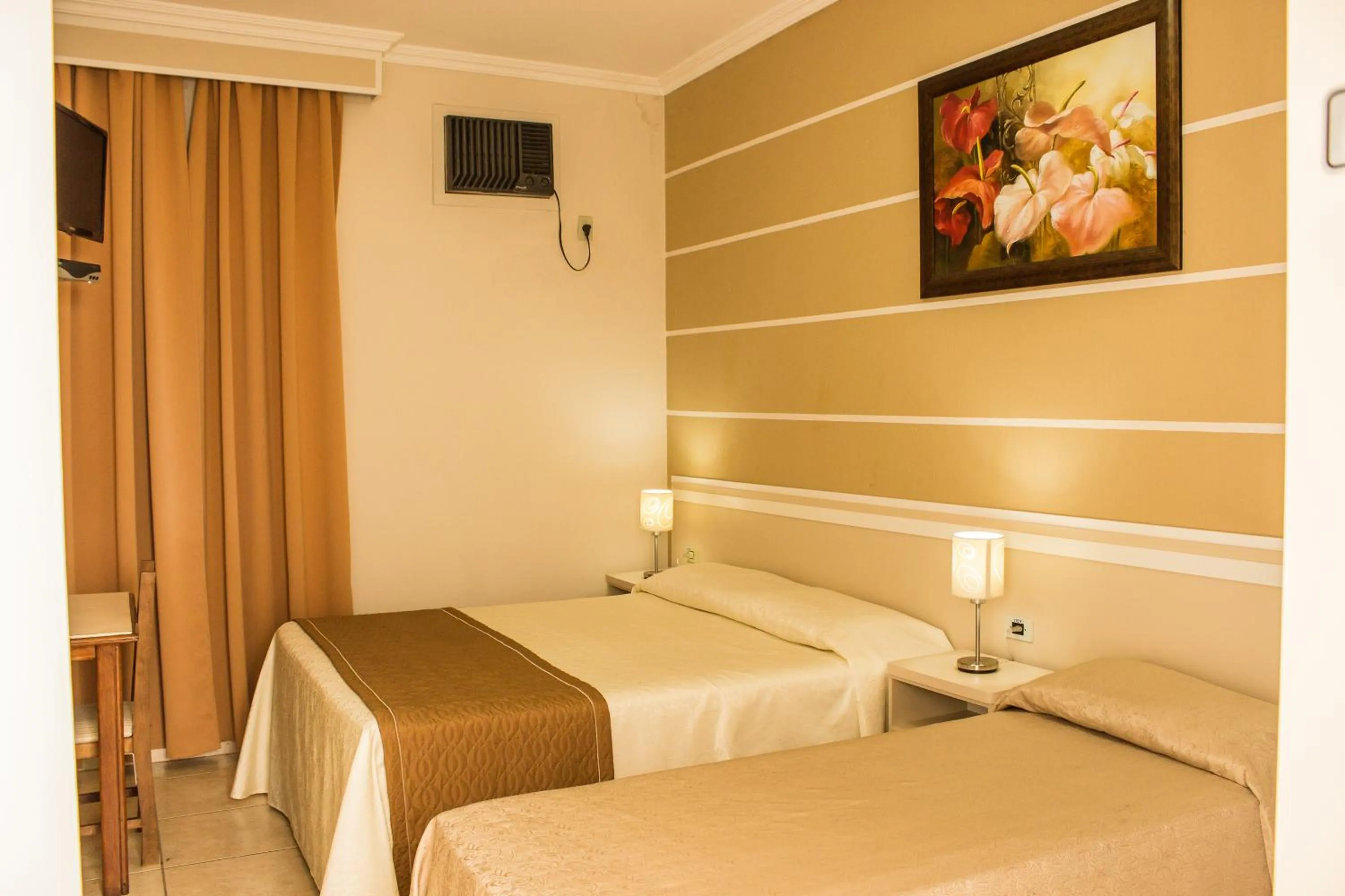 Photo of the whole room, Bed in Pousada Cataratas