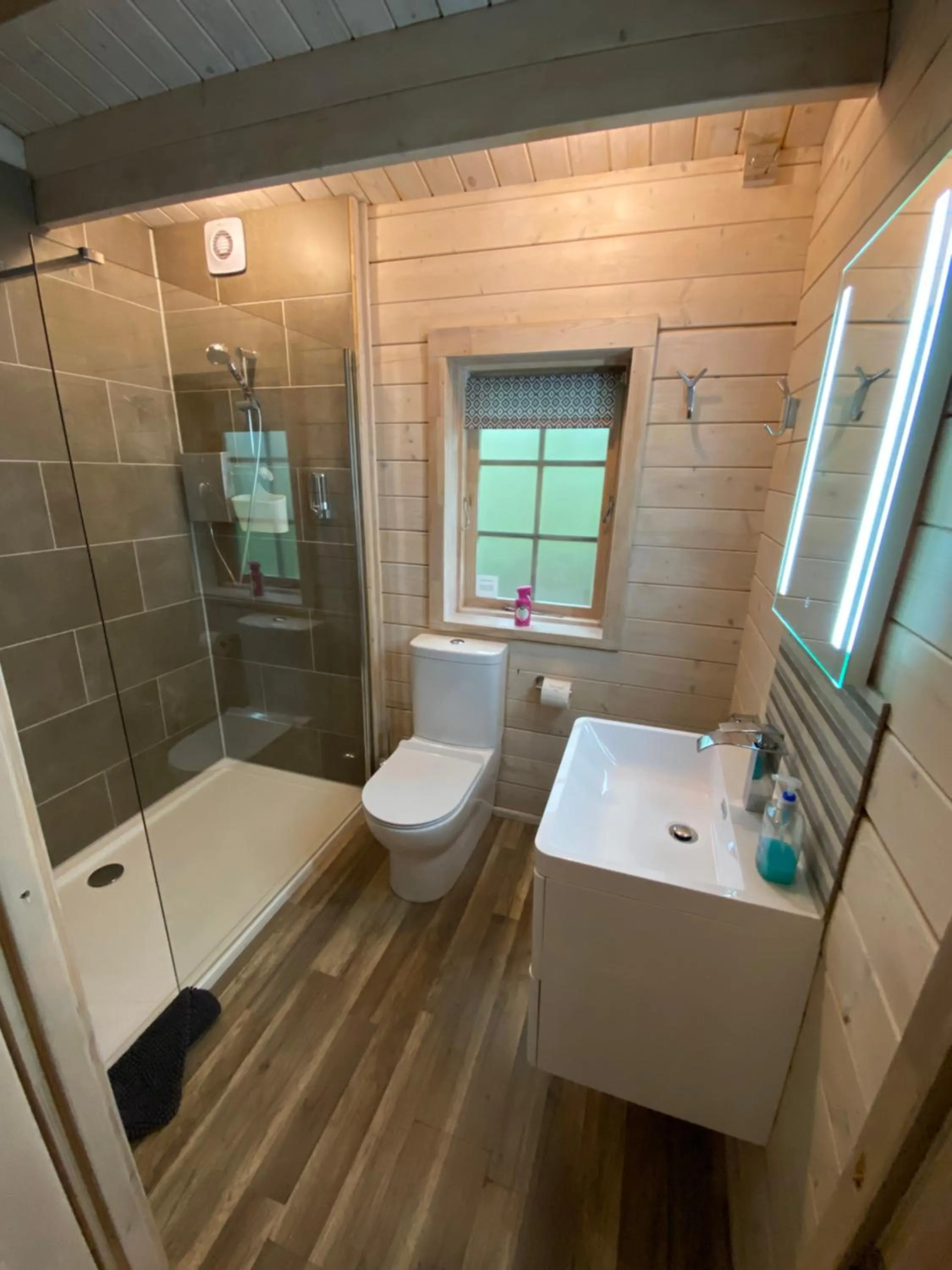 Bathroom in The Secret Cottage & Hideaway Caravan
