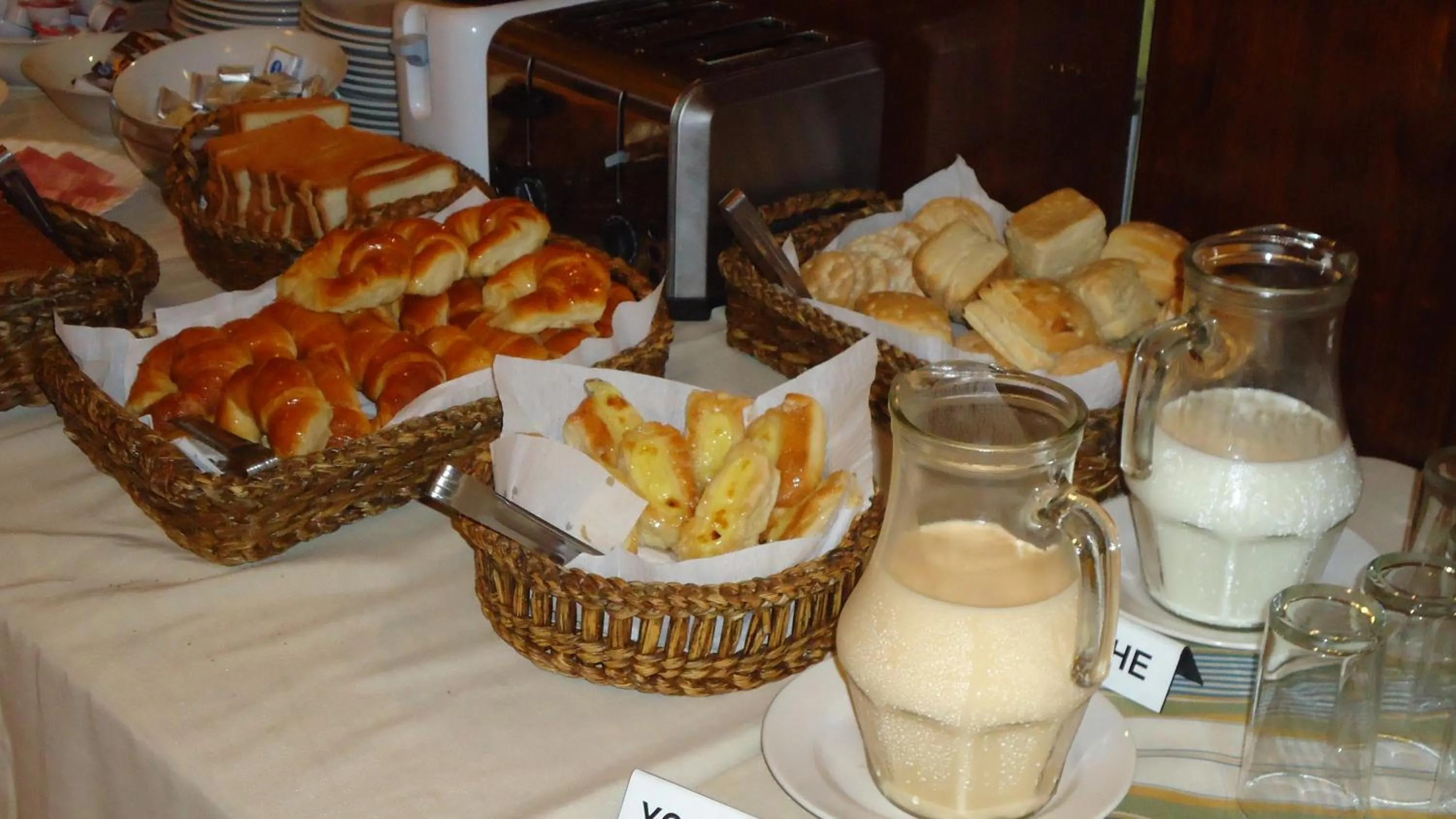 Buffet breakfast in Hotel Posada Del Sol