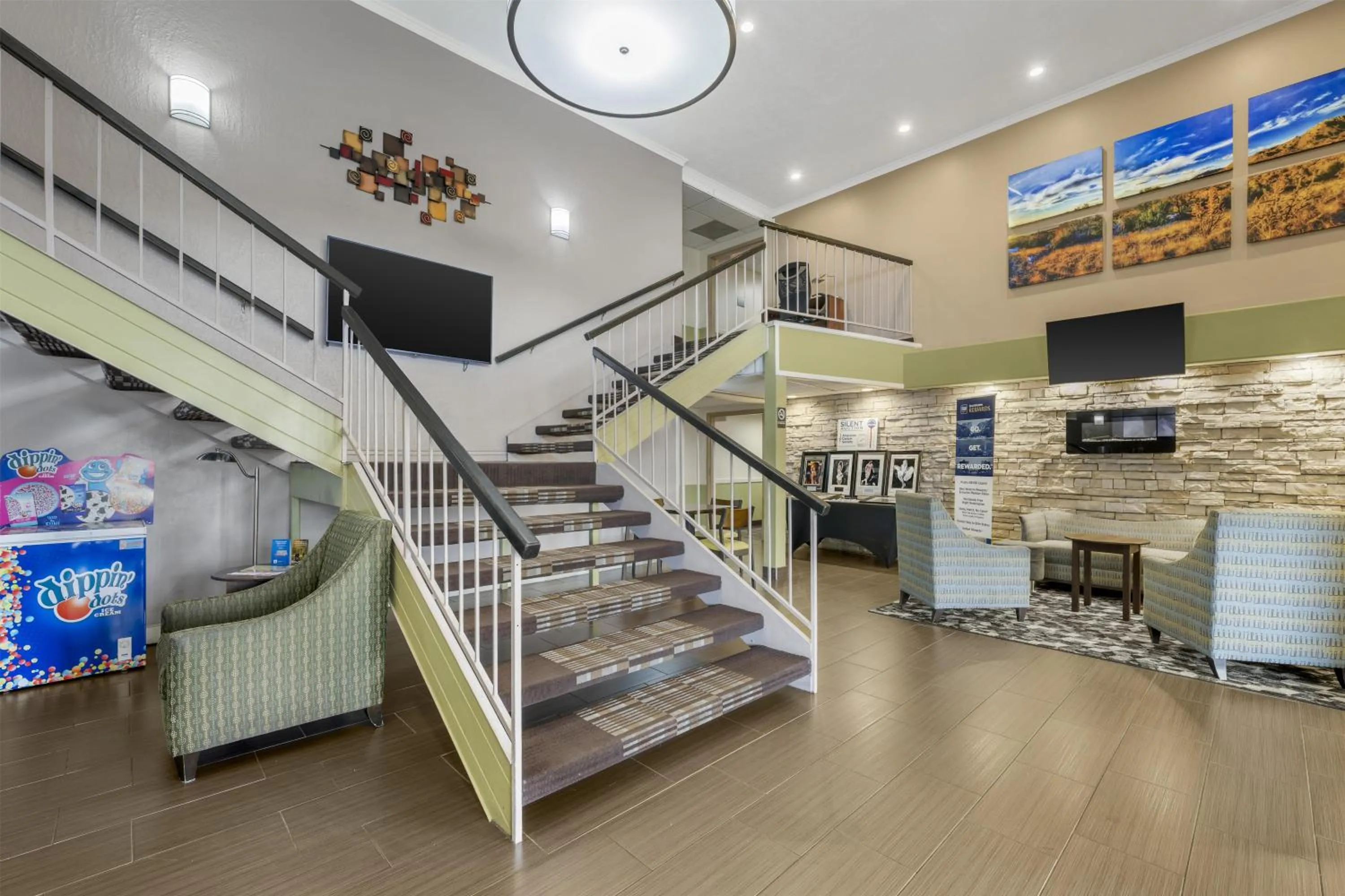 Lobby or reception in Best Western Airport Albuquerque InnSuites Hotel & Suites