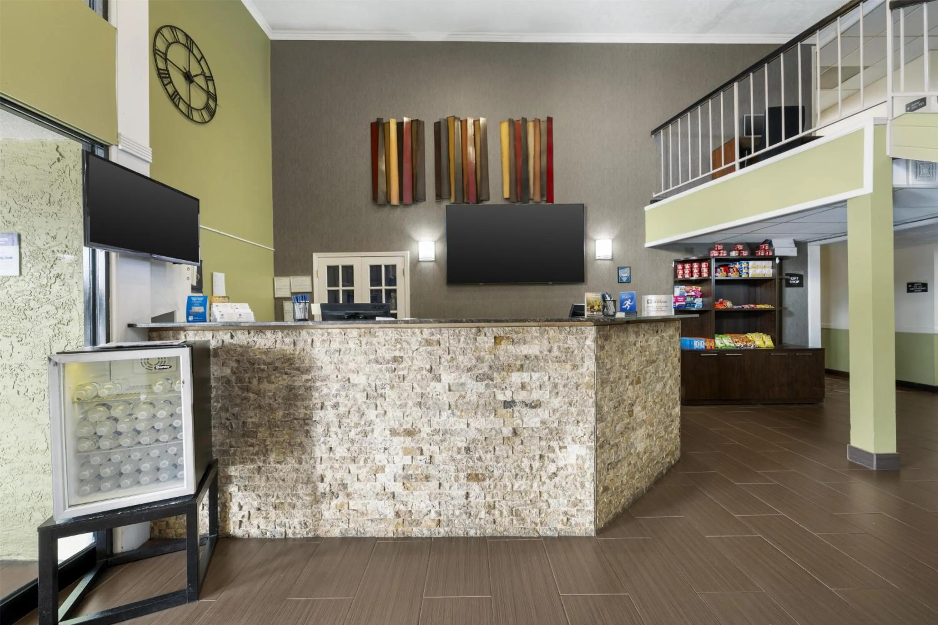 Lobby or reception in Best Western Airport Albuquerque InnSuites Hotel & Suites