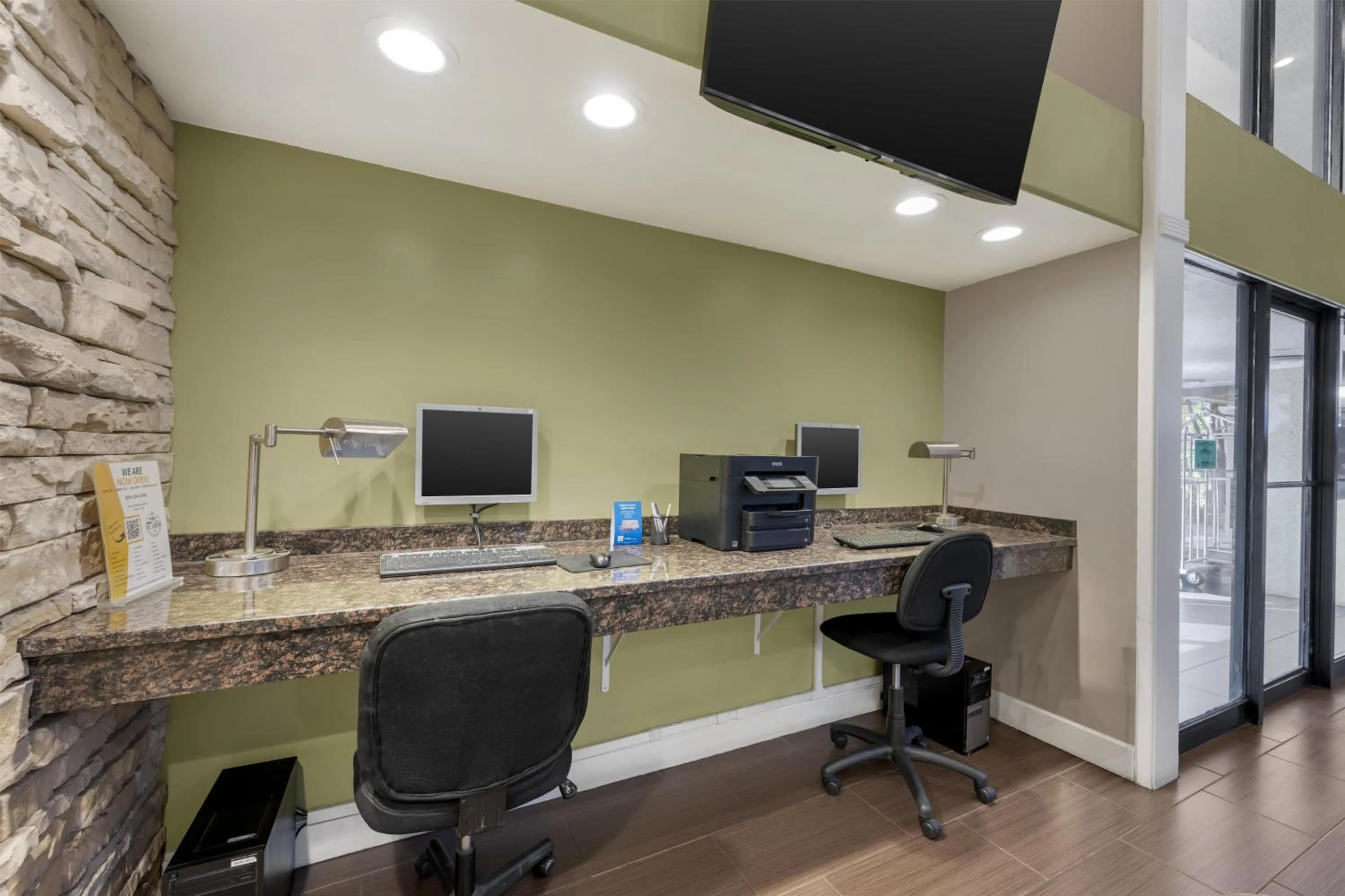 Business facilities in Best Western Airport Albuquerque InnSuites Hotel & Suites