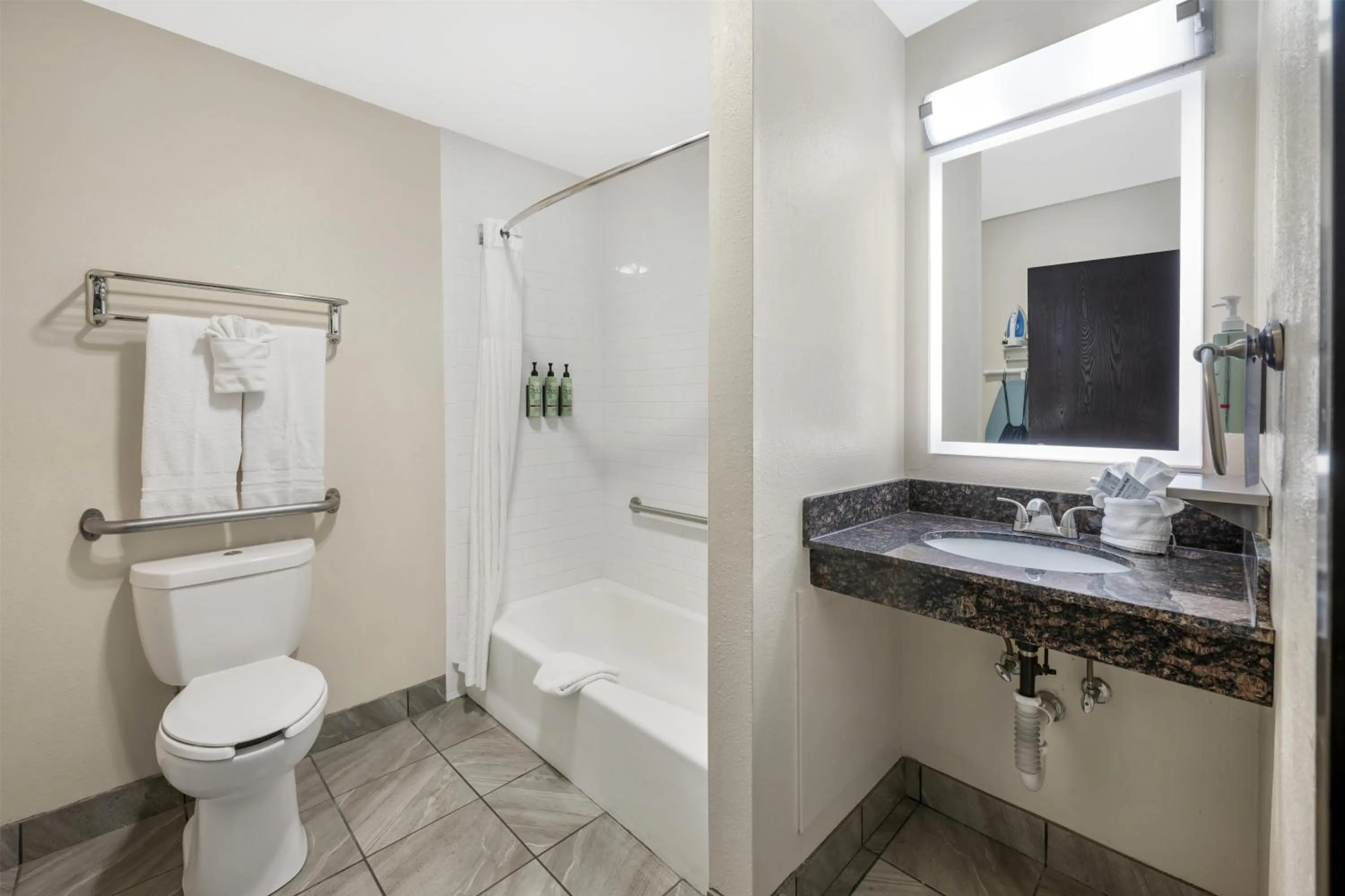 Bathroom in Best Western Airport Albuquerque InnSuites Hotel & Suites