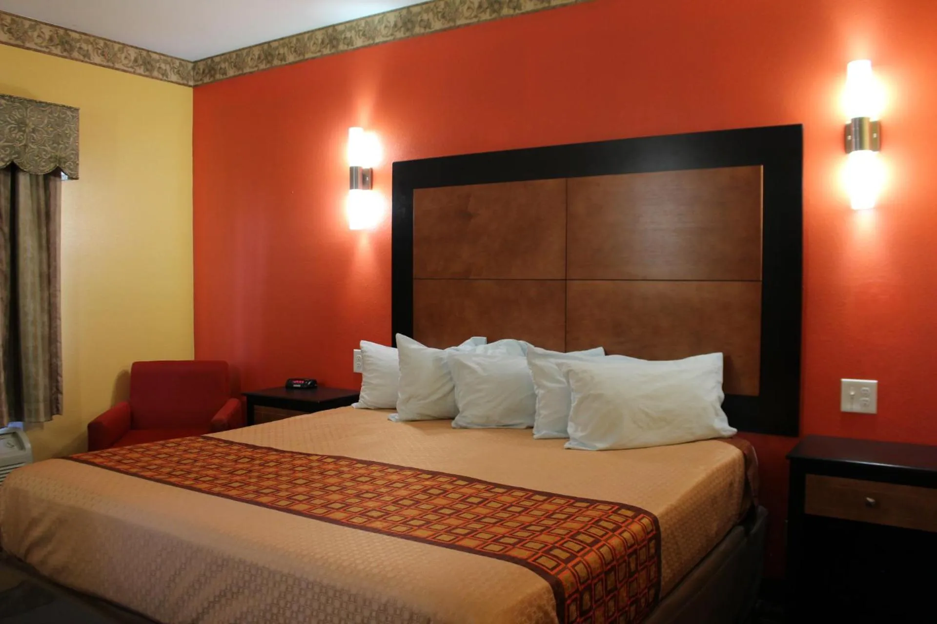 Bedroom, Bed in Magnolia Inn and Suites Southaven