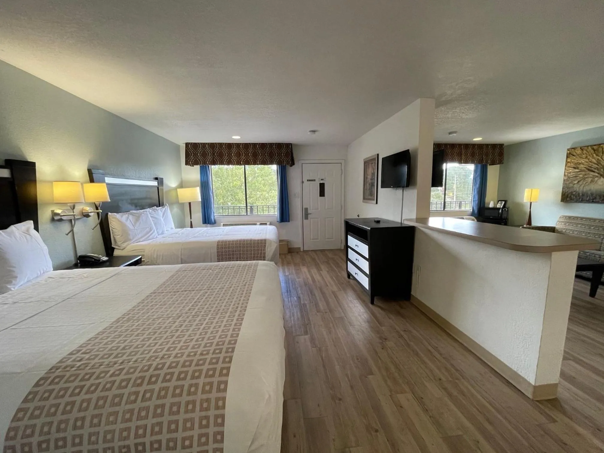 Photo of the whole room, Bed in Tricove Inn & Suites